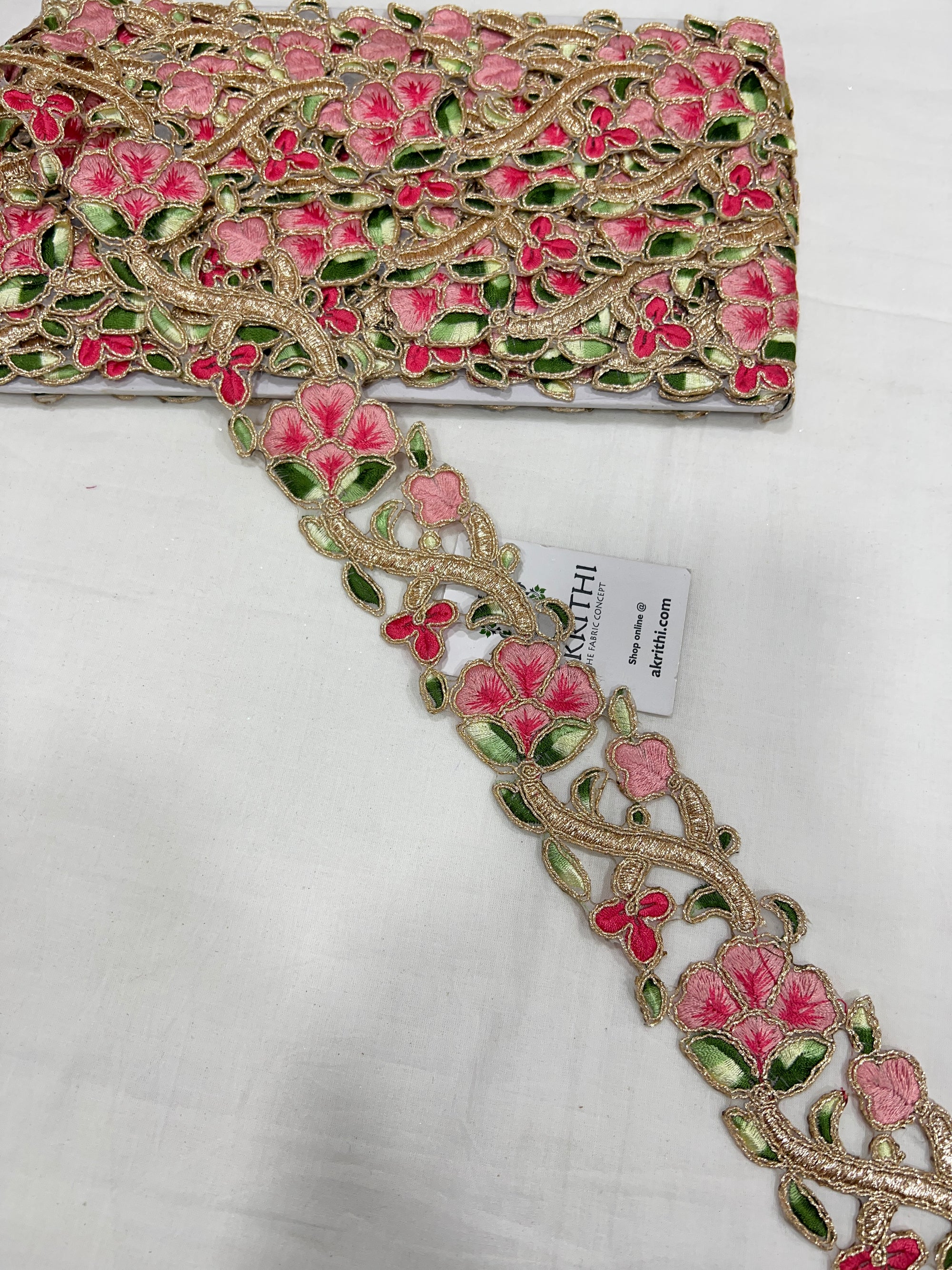 Embroidered lace 9 metres roll