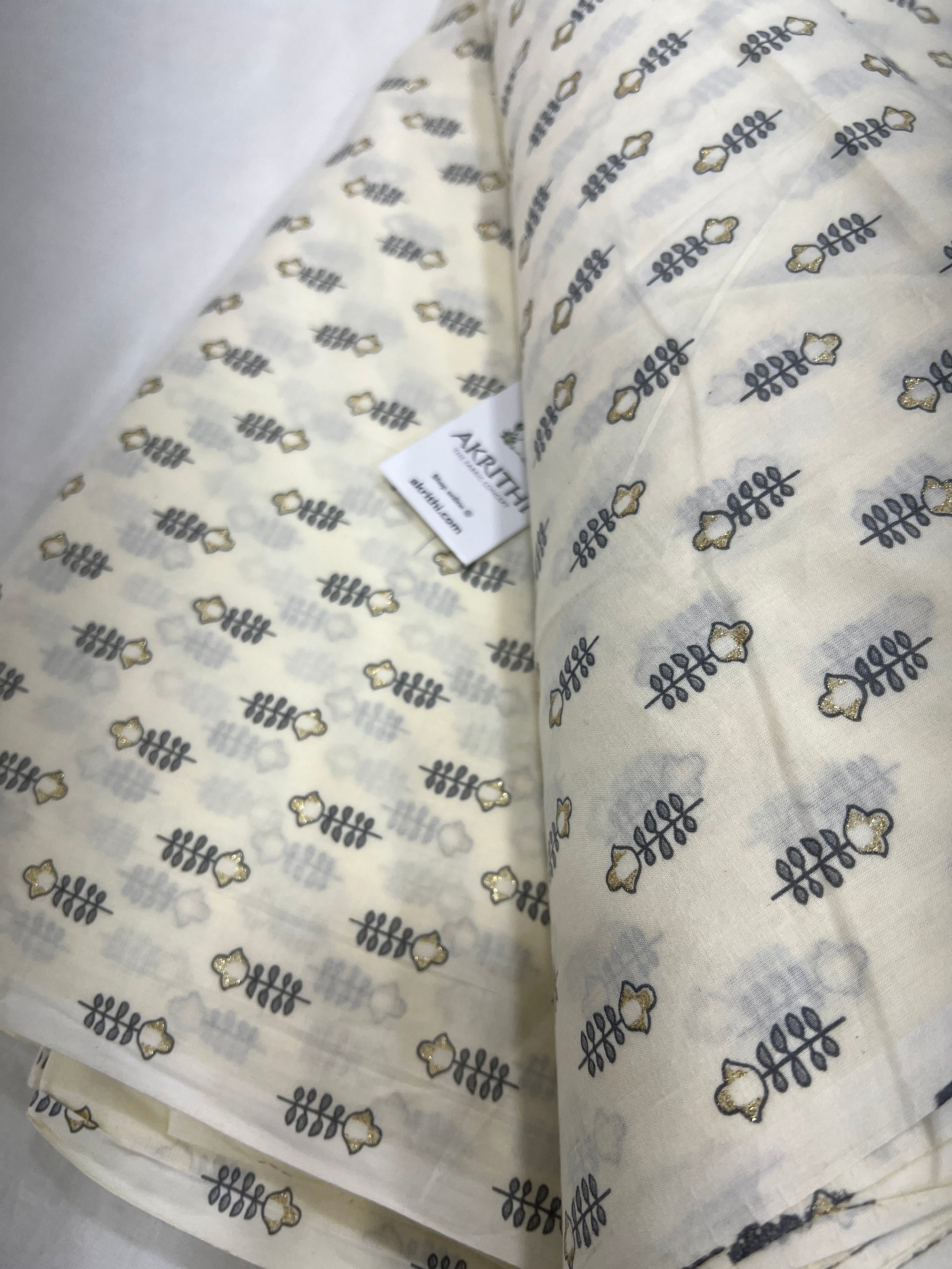 Printed pure cotton fabric
