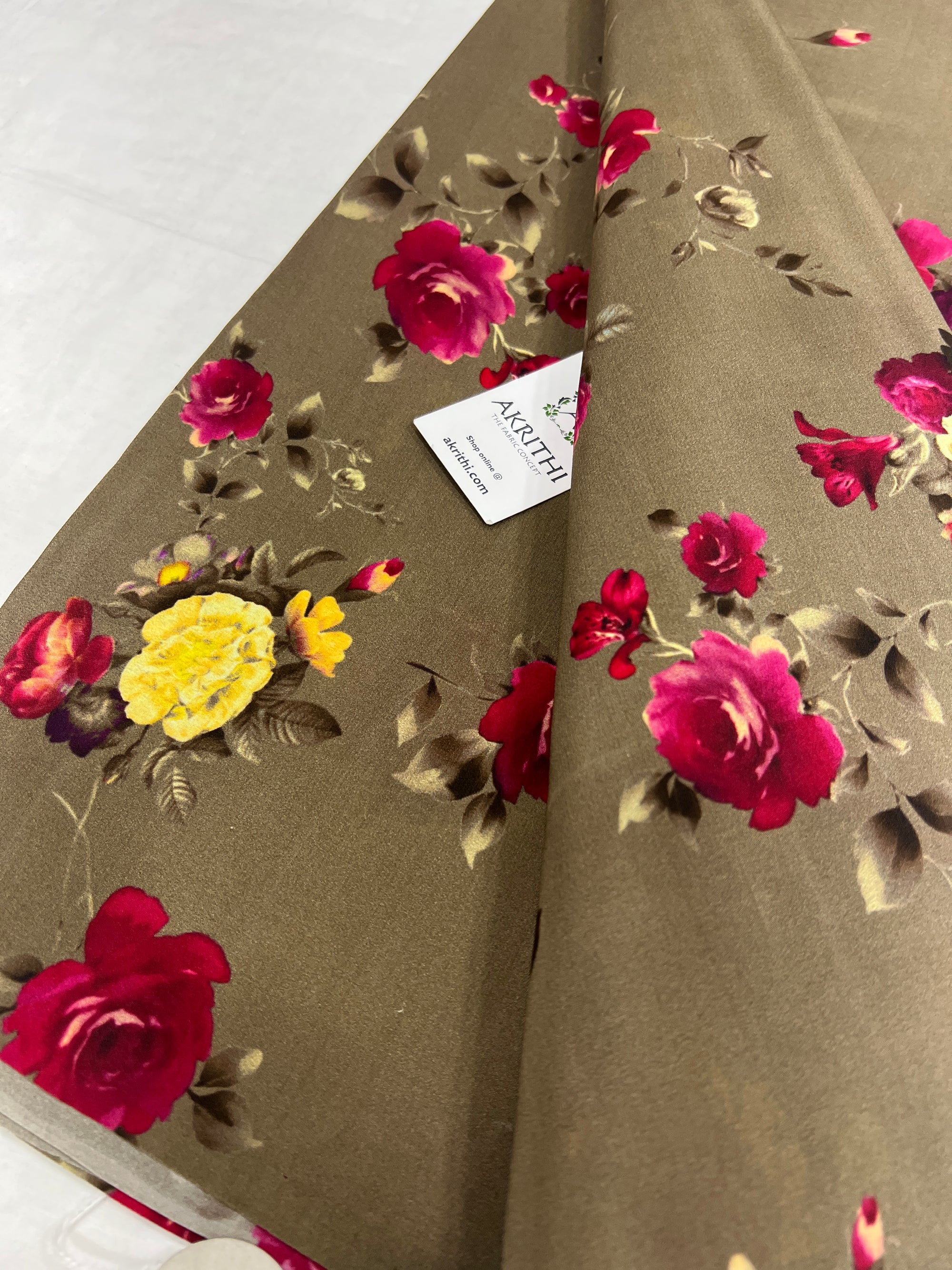 Digital floral printed pure silk crepe fabric