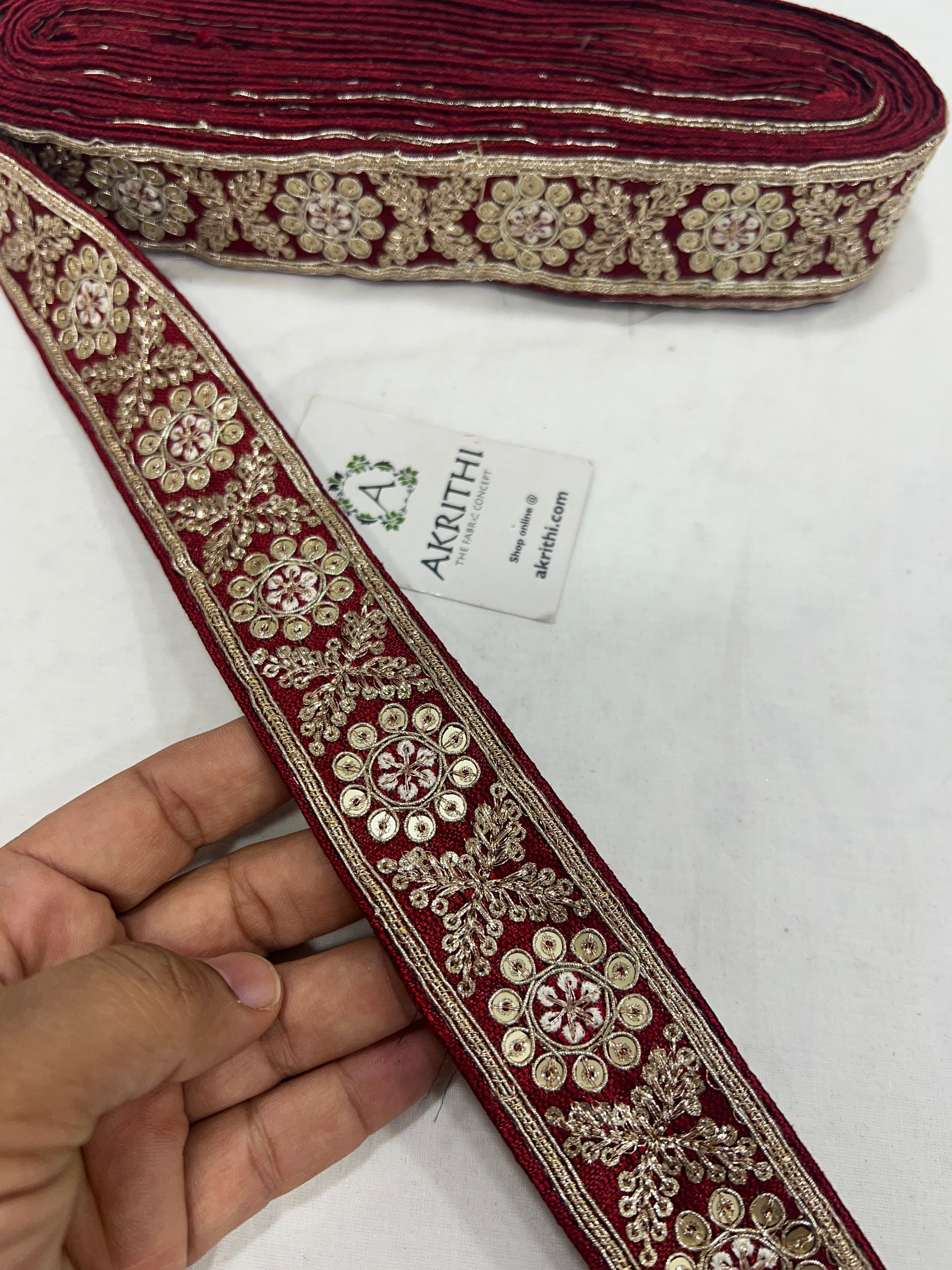Embroidered lace 9 metres roll