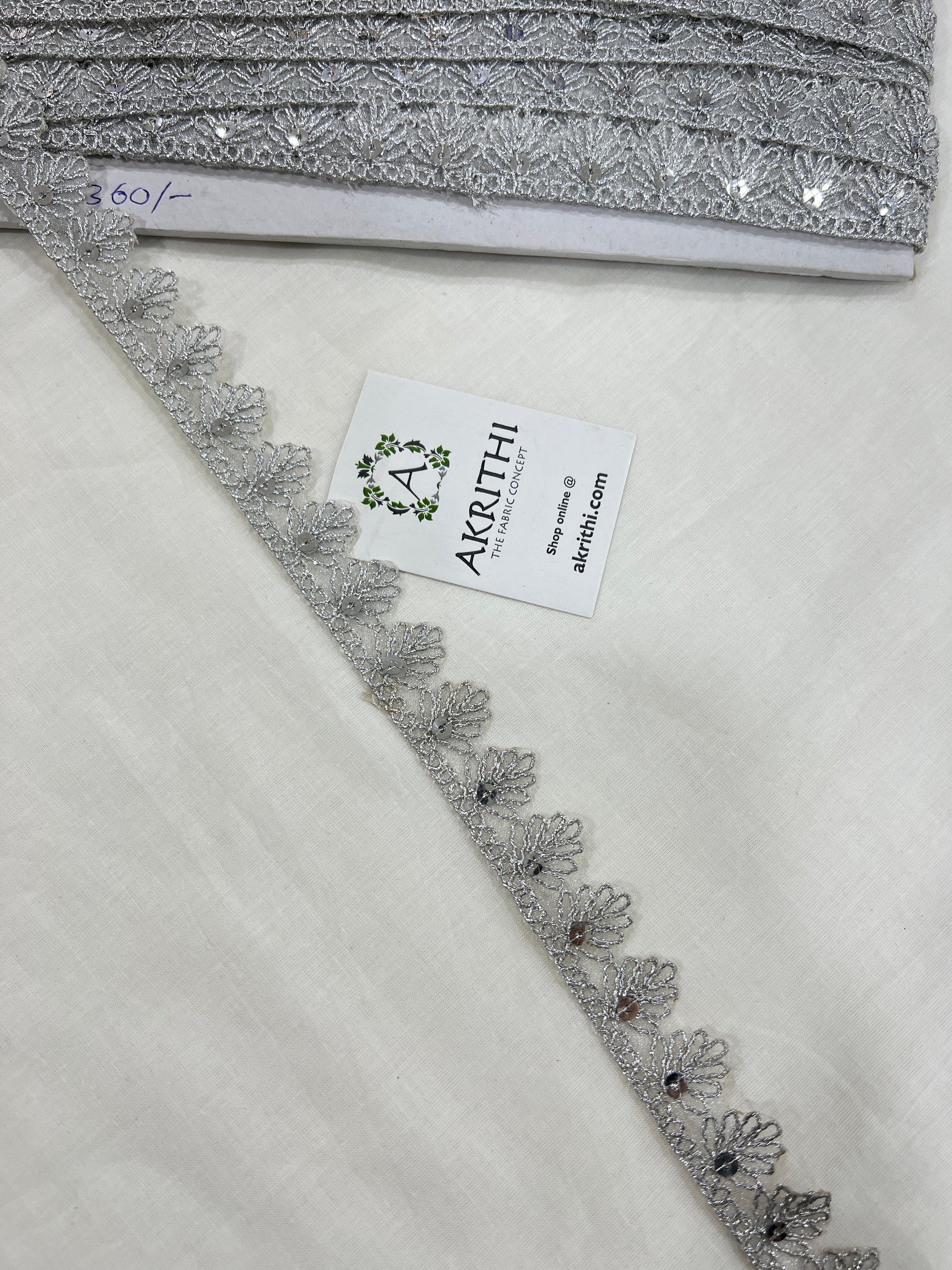 Embroidered lace 9 metres roll