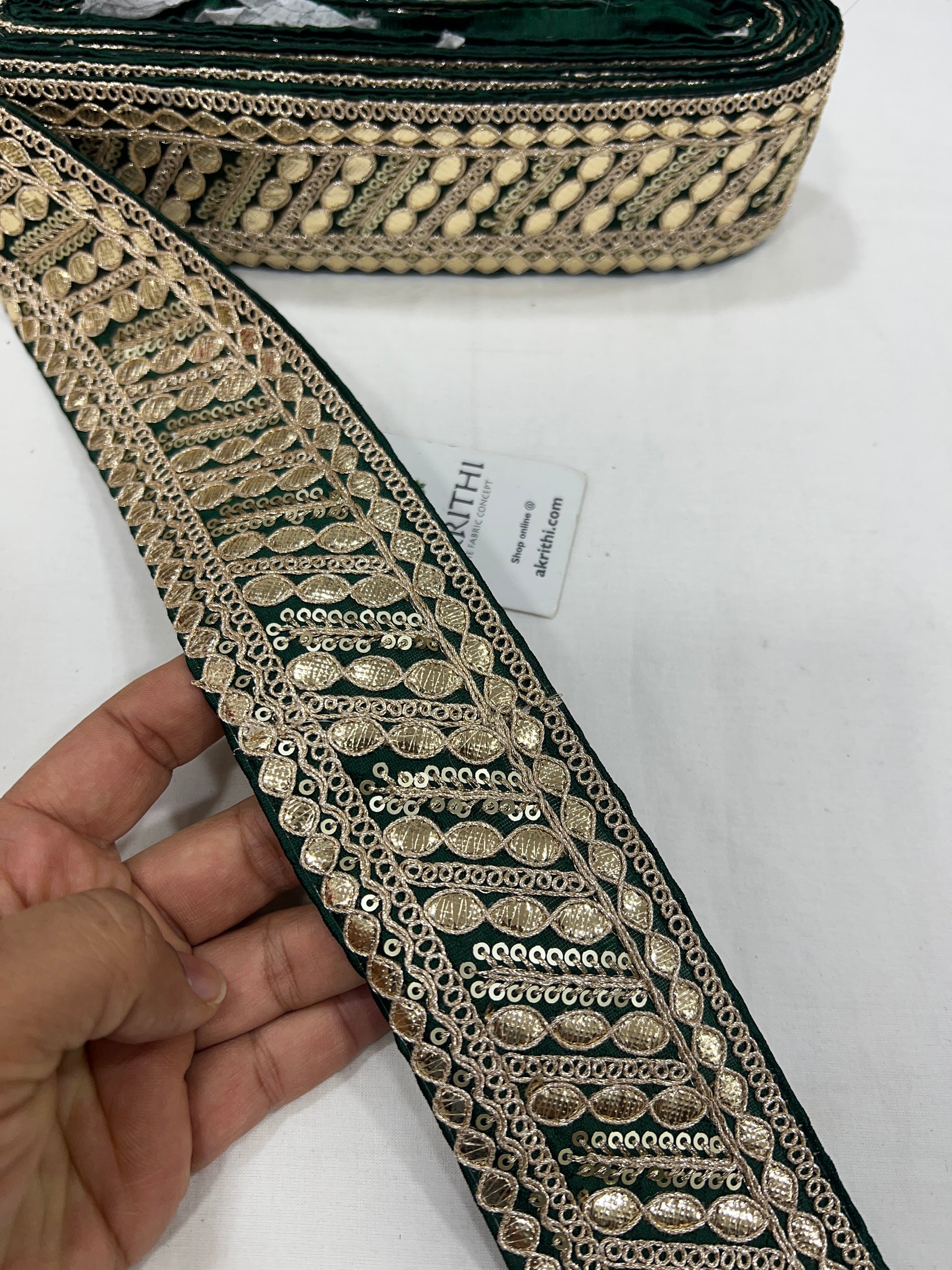 Embroidered lace 9 metres roll