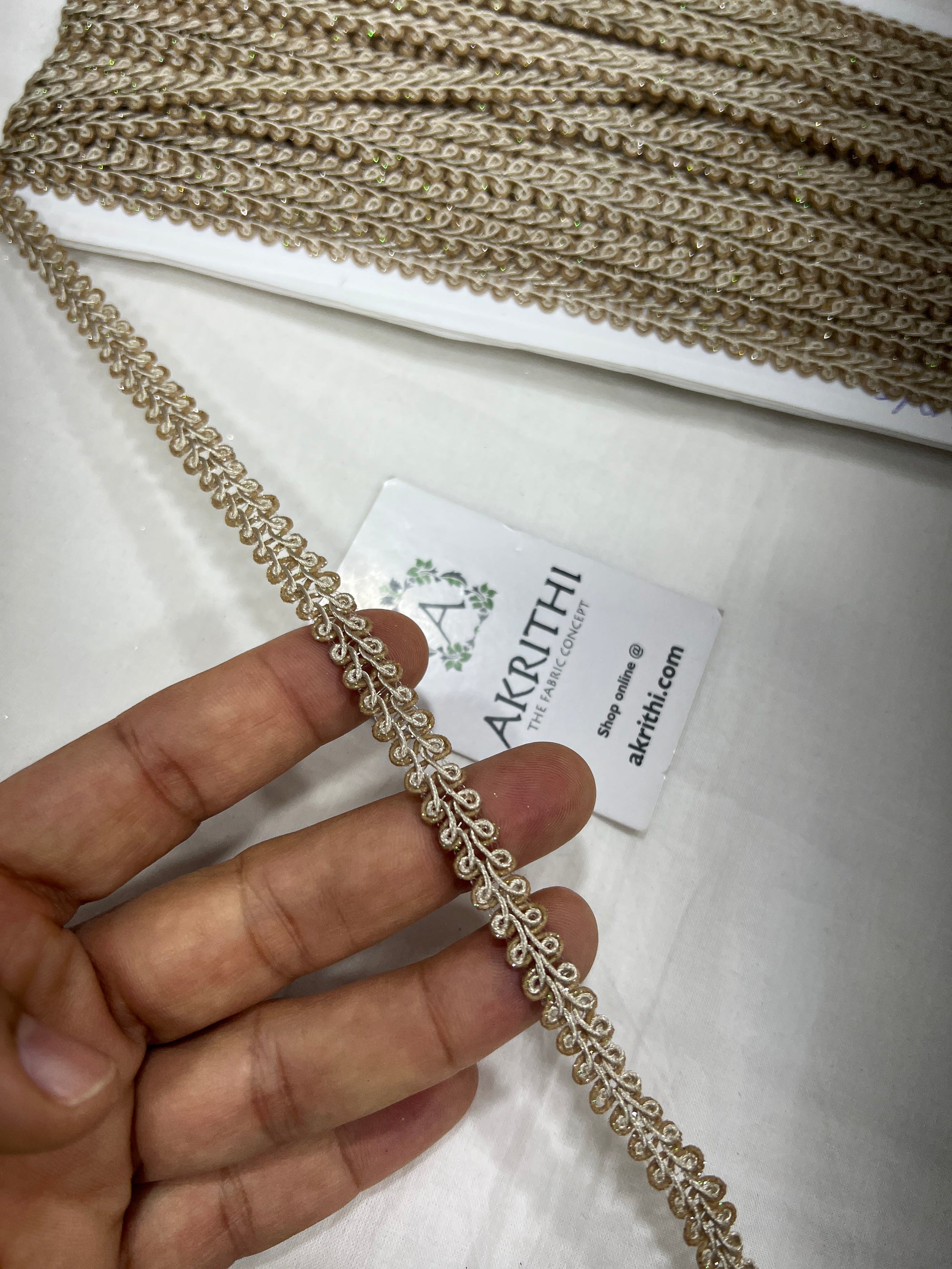 Embroidered lace 9 metres roll