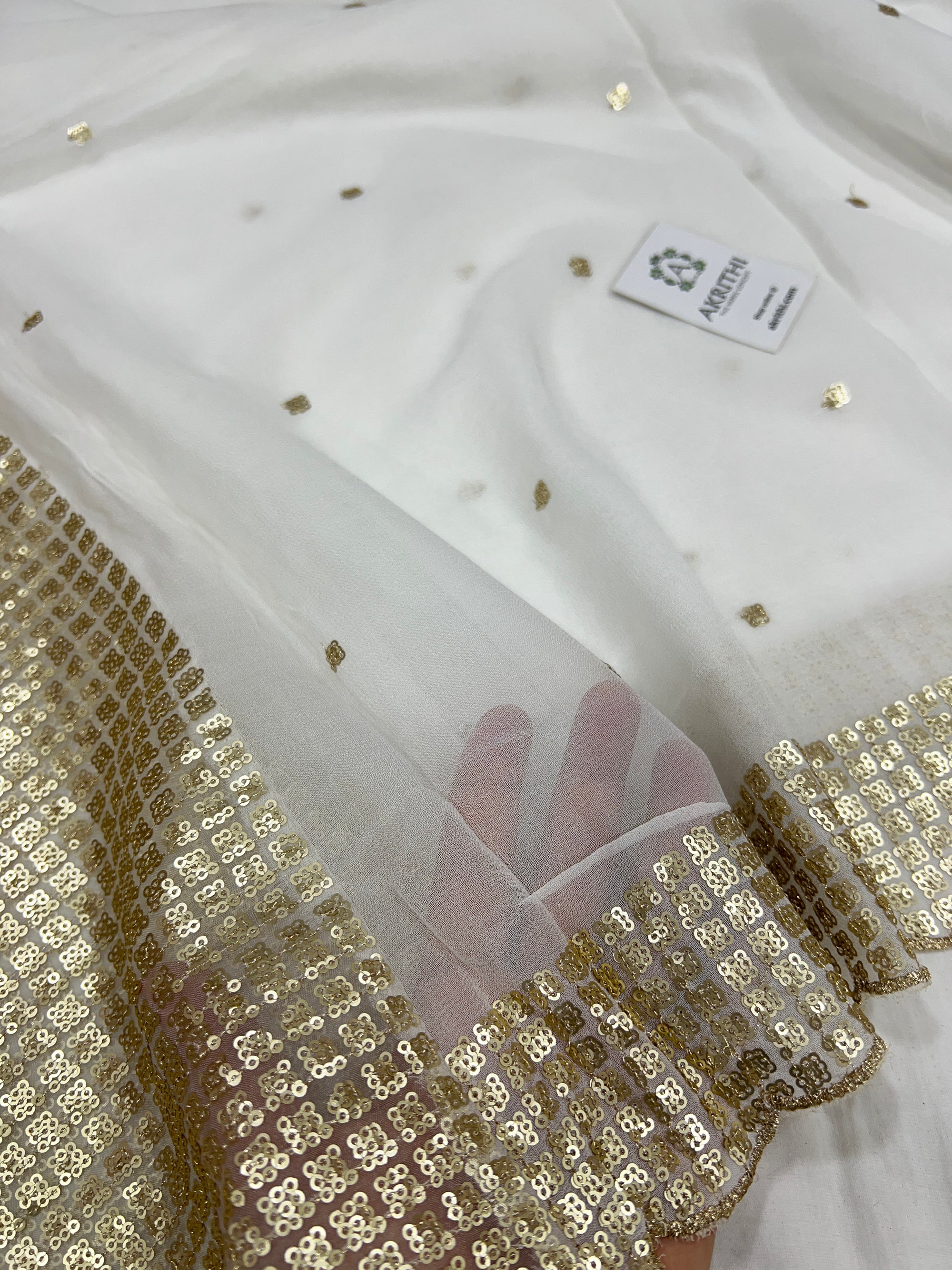Dyeable Embroidered Georgette dupatta