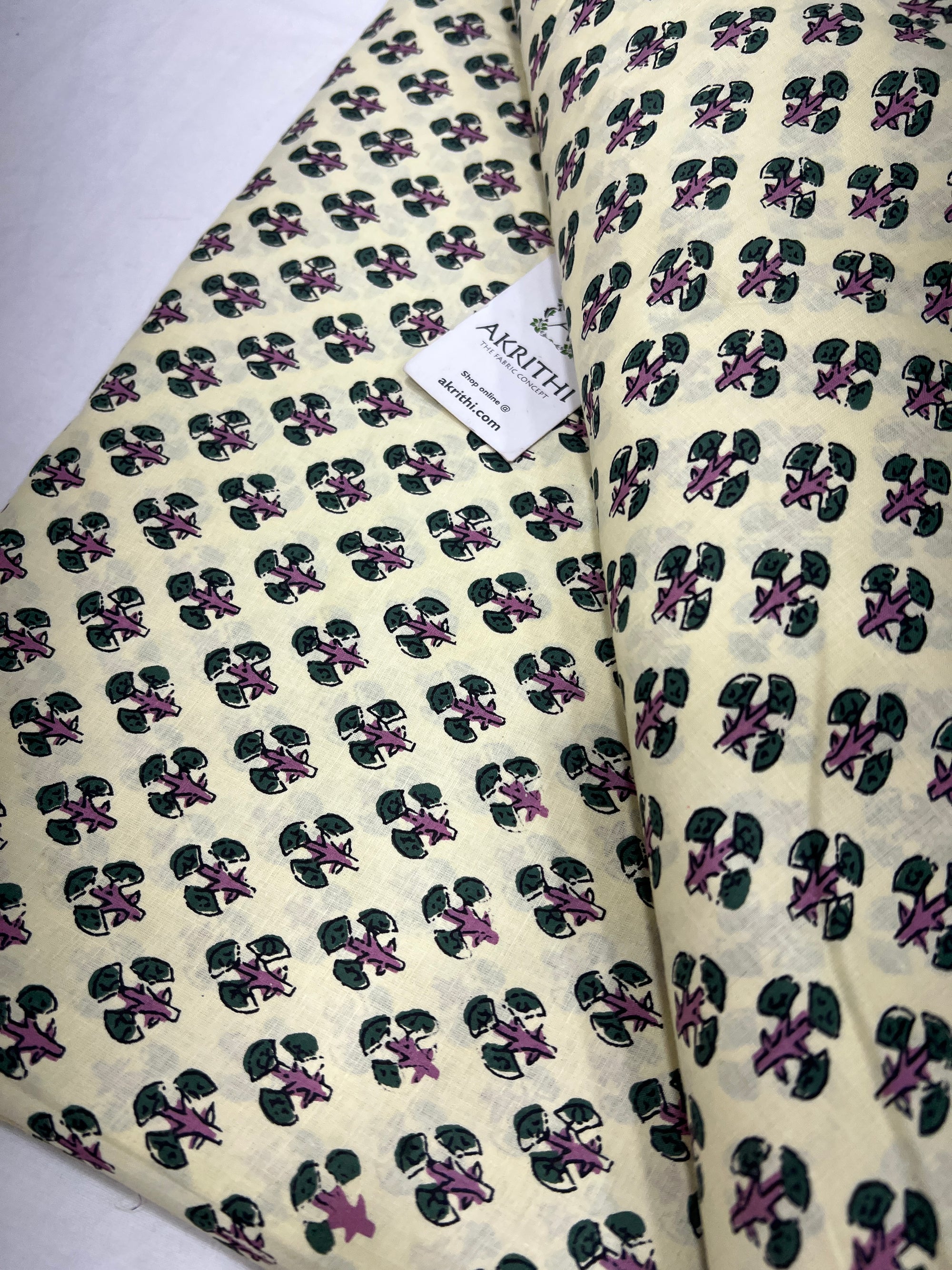 Printed pure cotton fabric