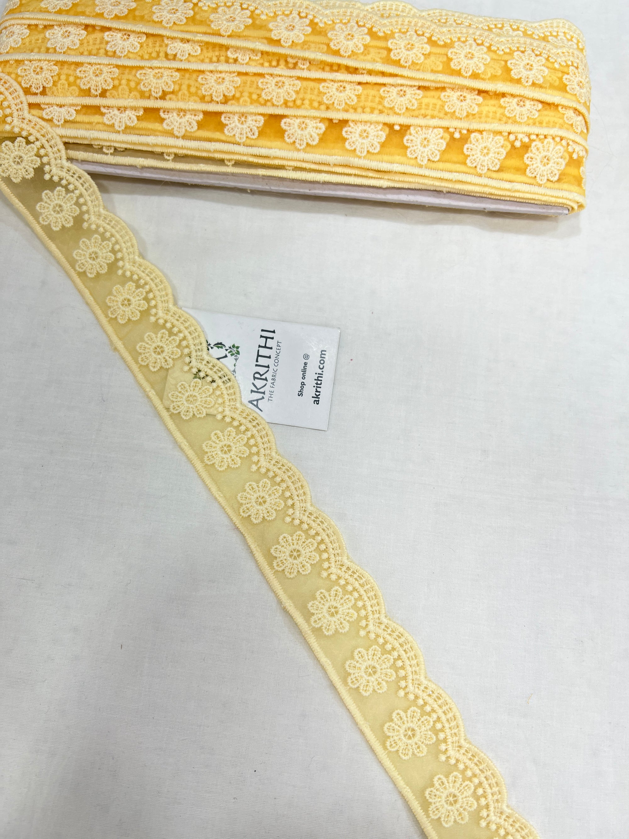 Lace per yard