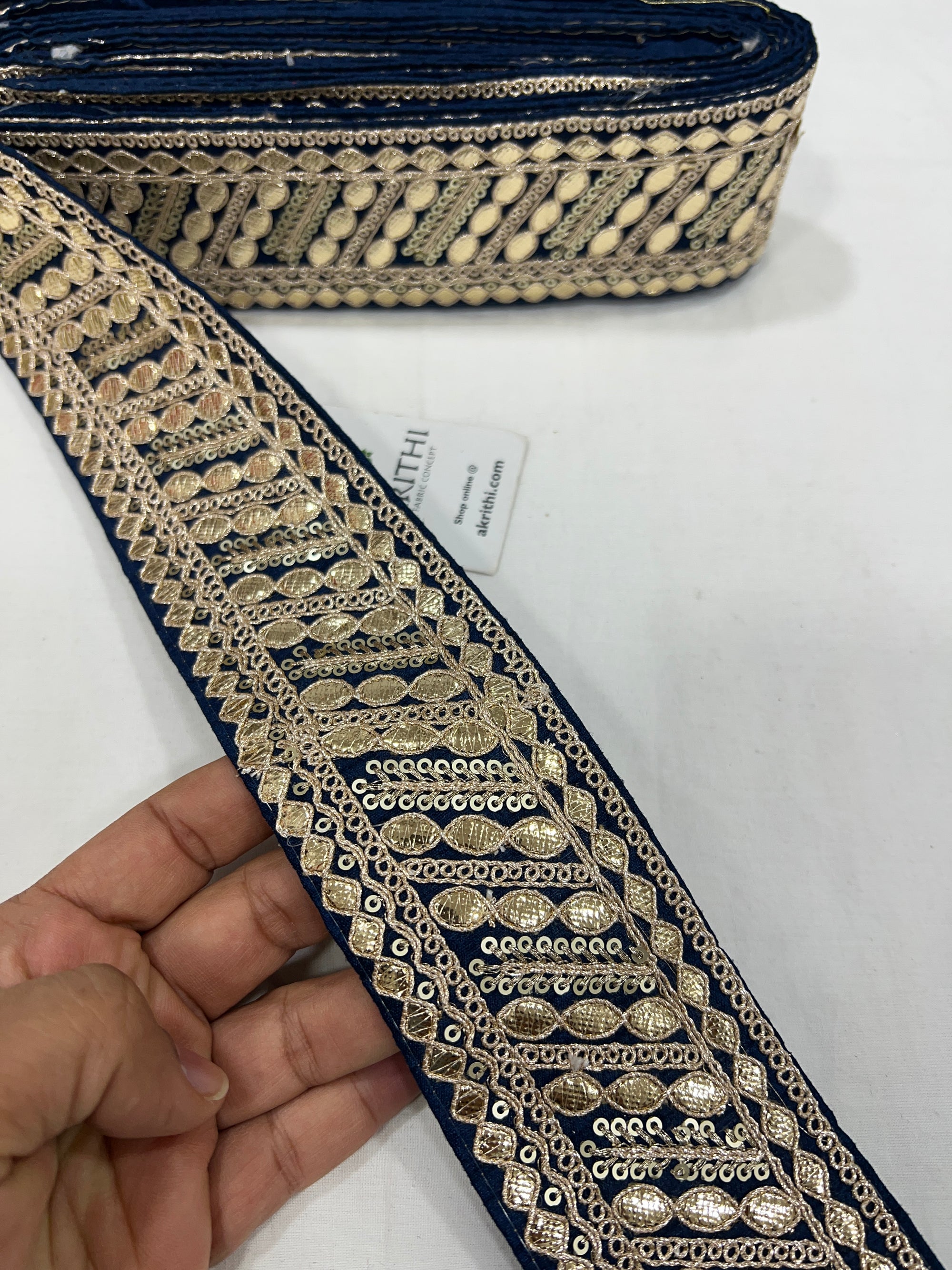Embroidered lace 9 metres roll