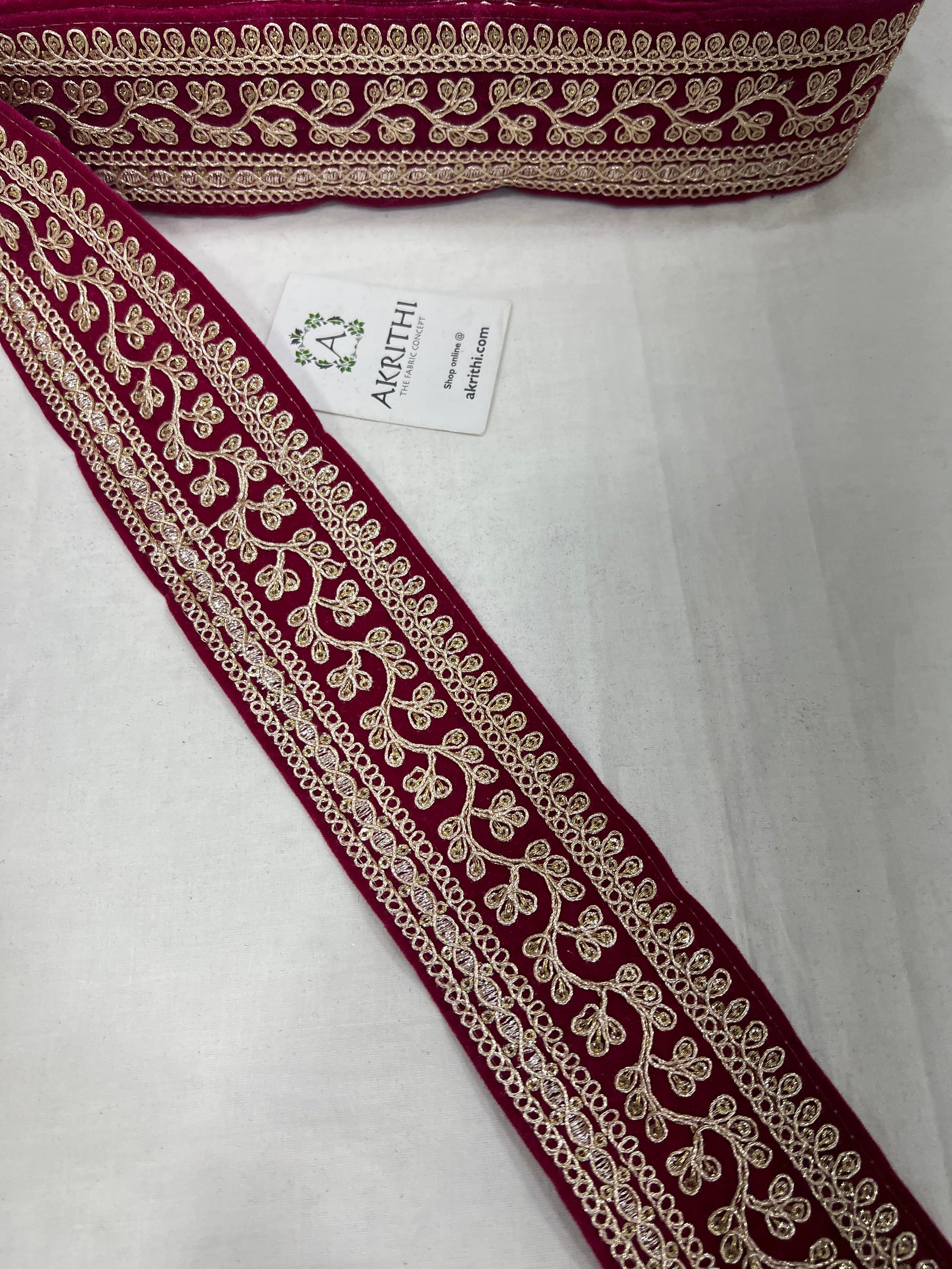 Embroidered lace 9 metres roll