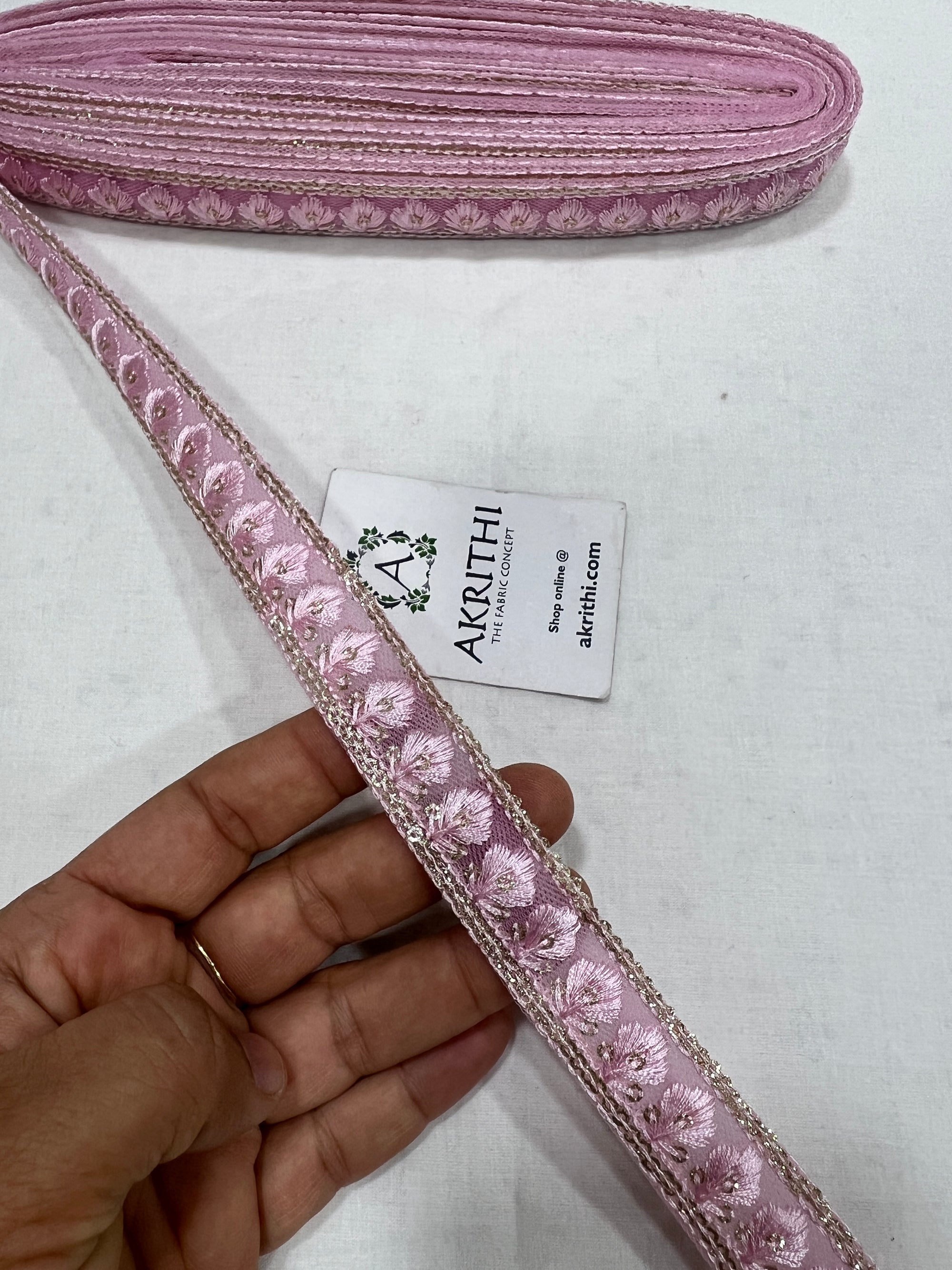 Embroidered lace 9 metres roll