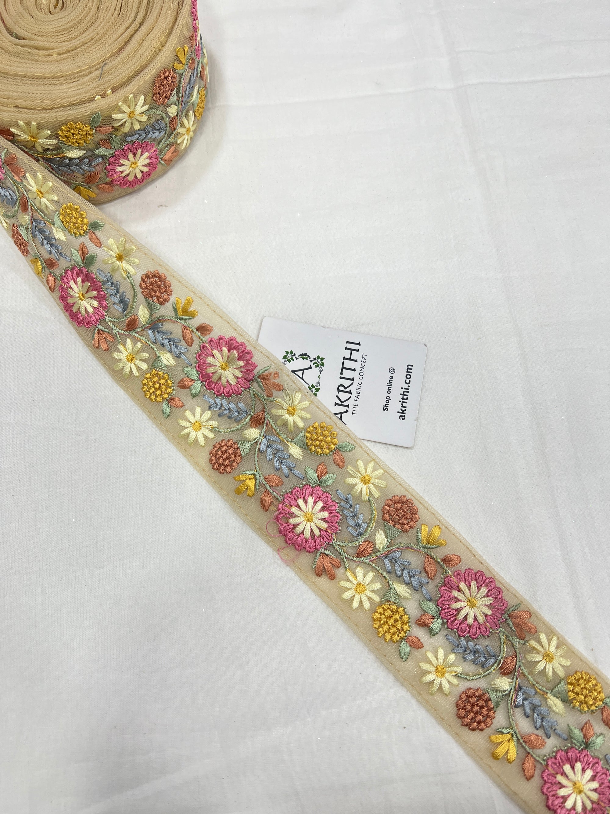Embroidered lace 9 metres roll