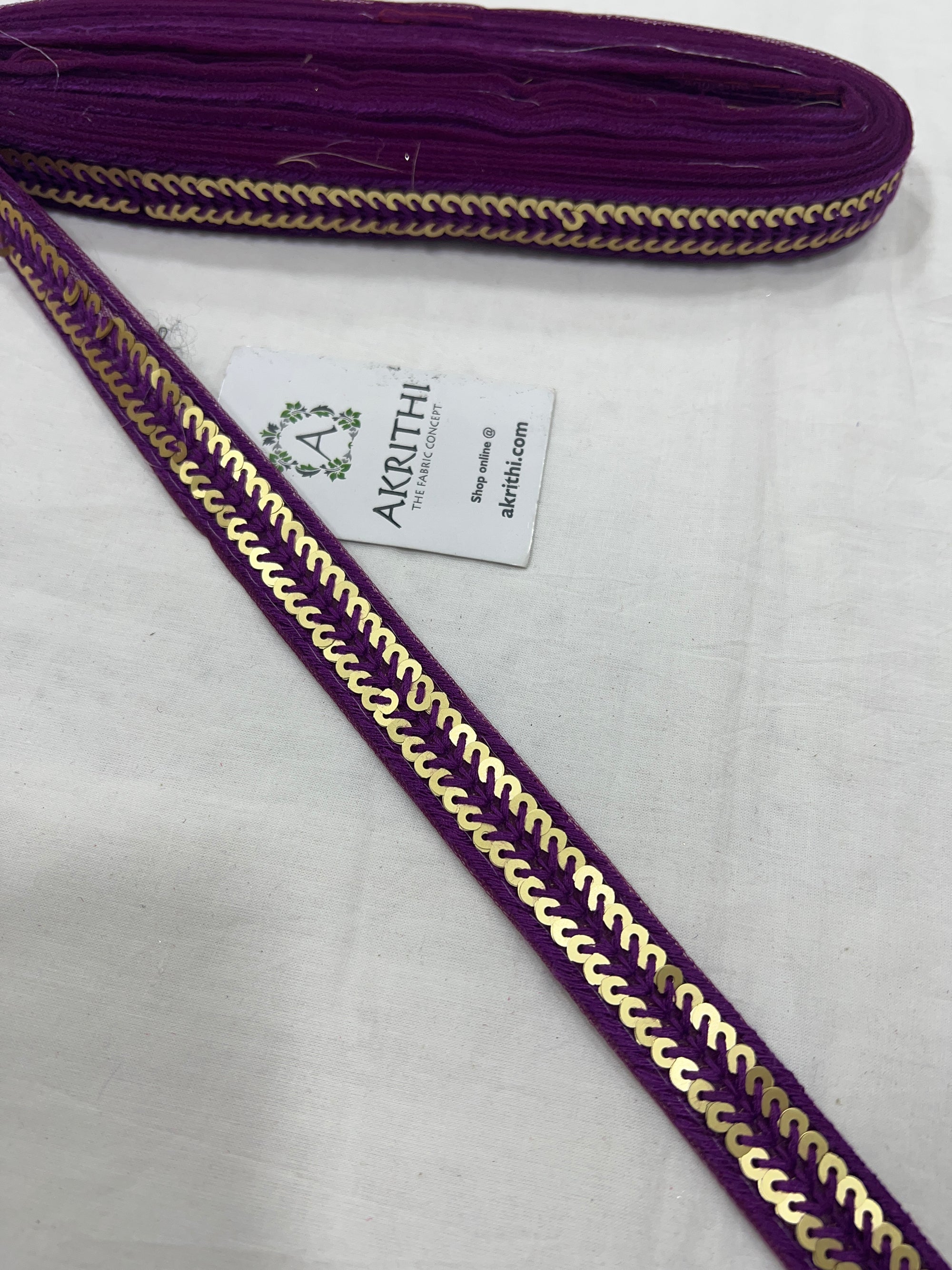 Embroidered lace 9 metres roll