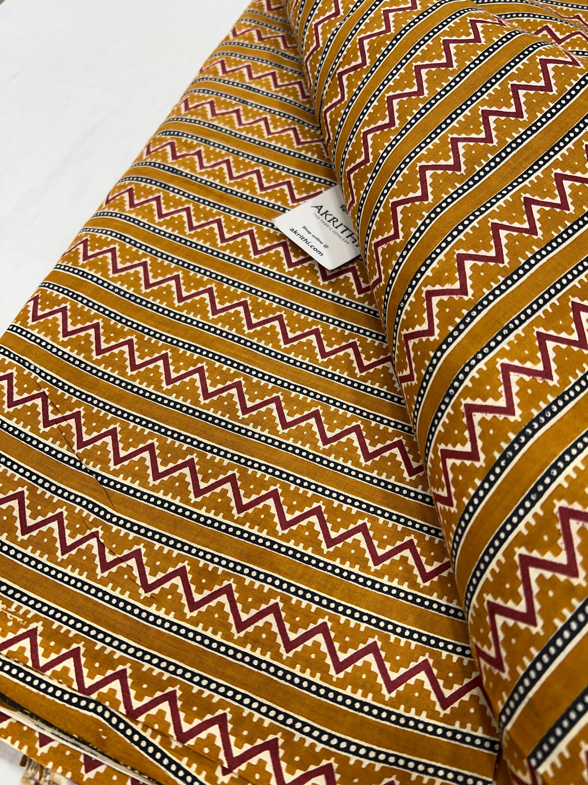 Printed pure cotton fabric