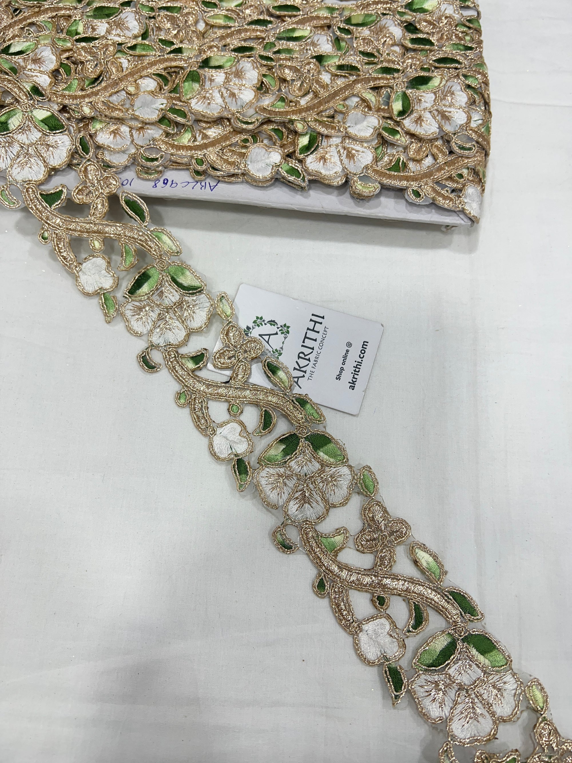 Embroidered lace 9 metres roll