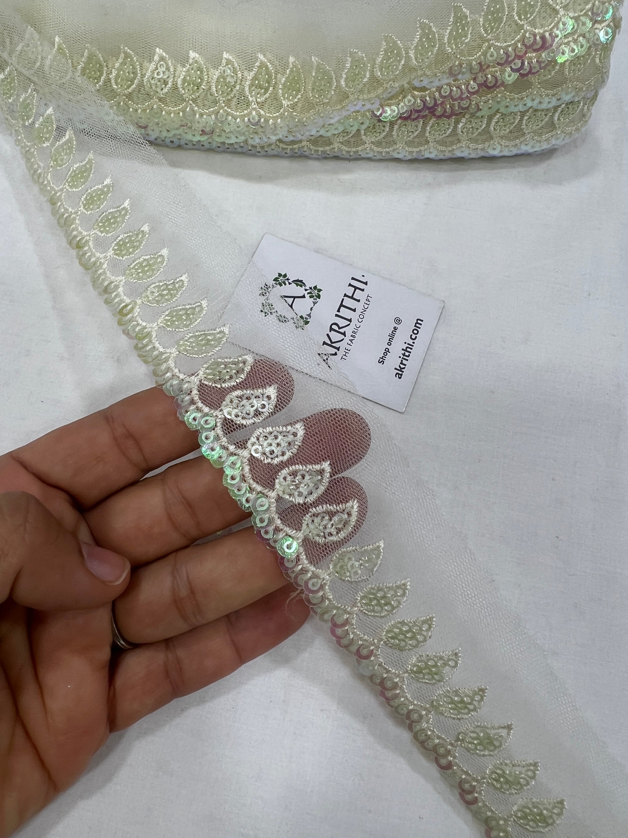 Embroidered lace 9 metres roll