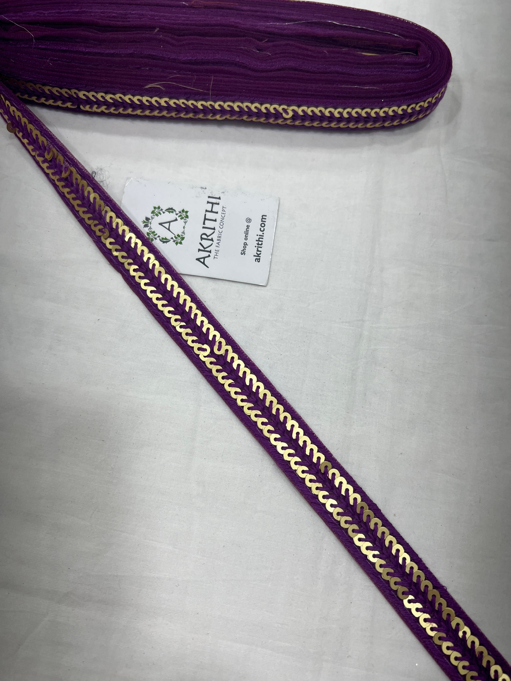 Embroidered lace 9 metres roll