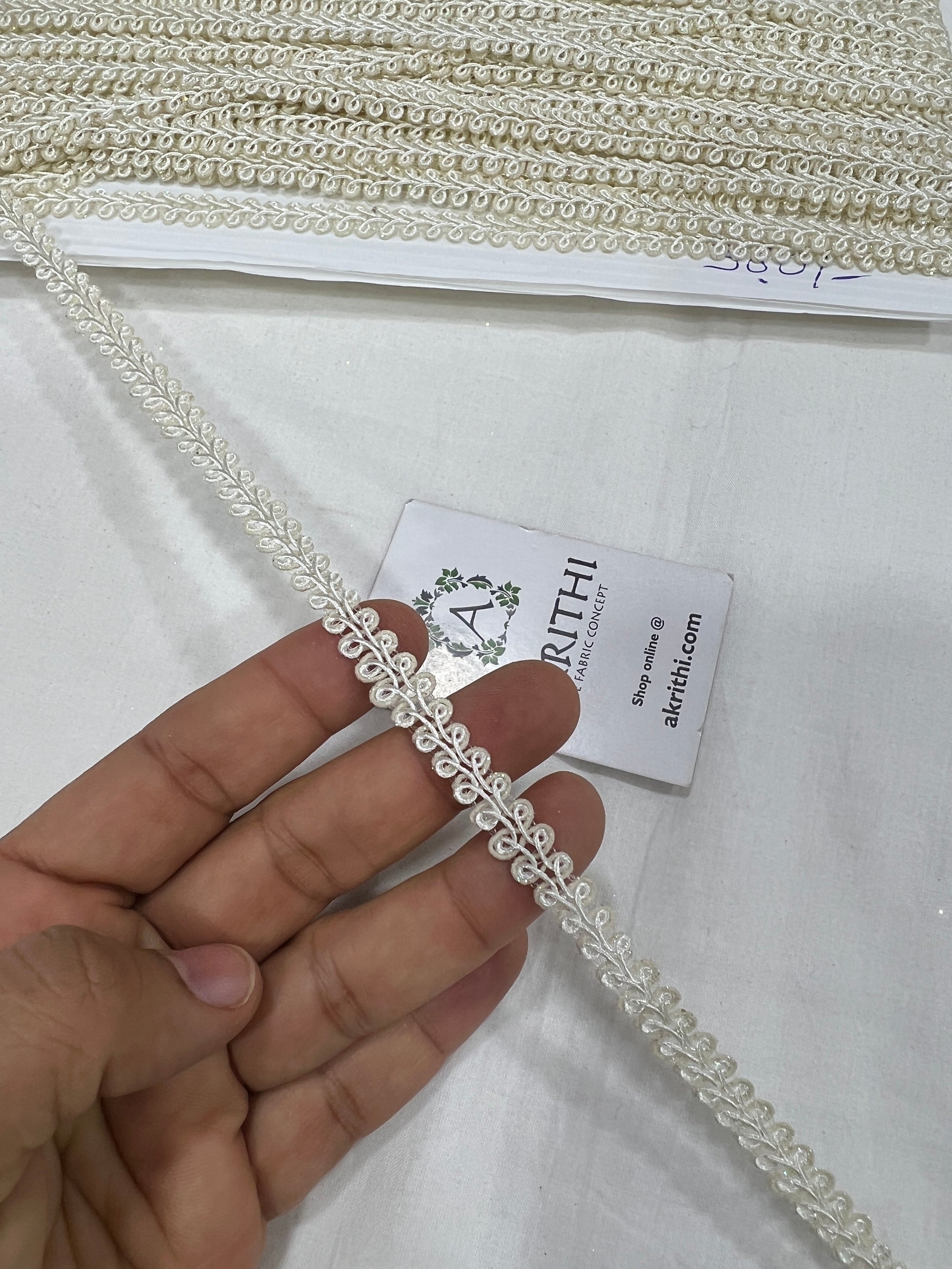 Embroidered lace 9 metres roll