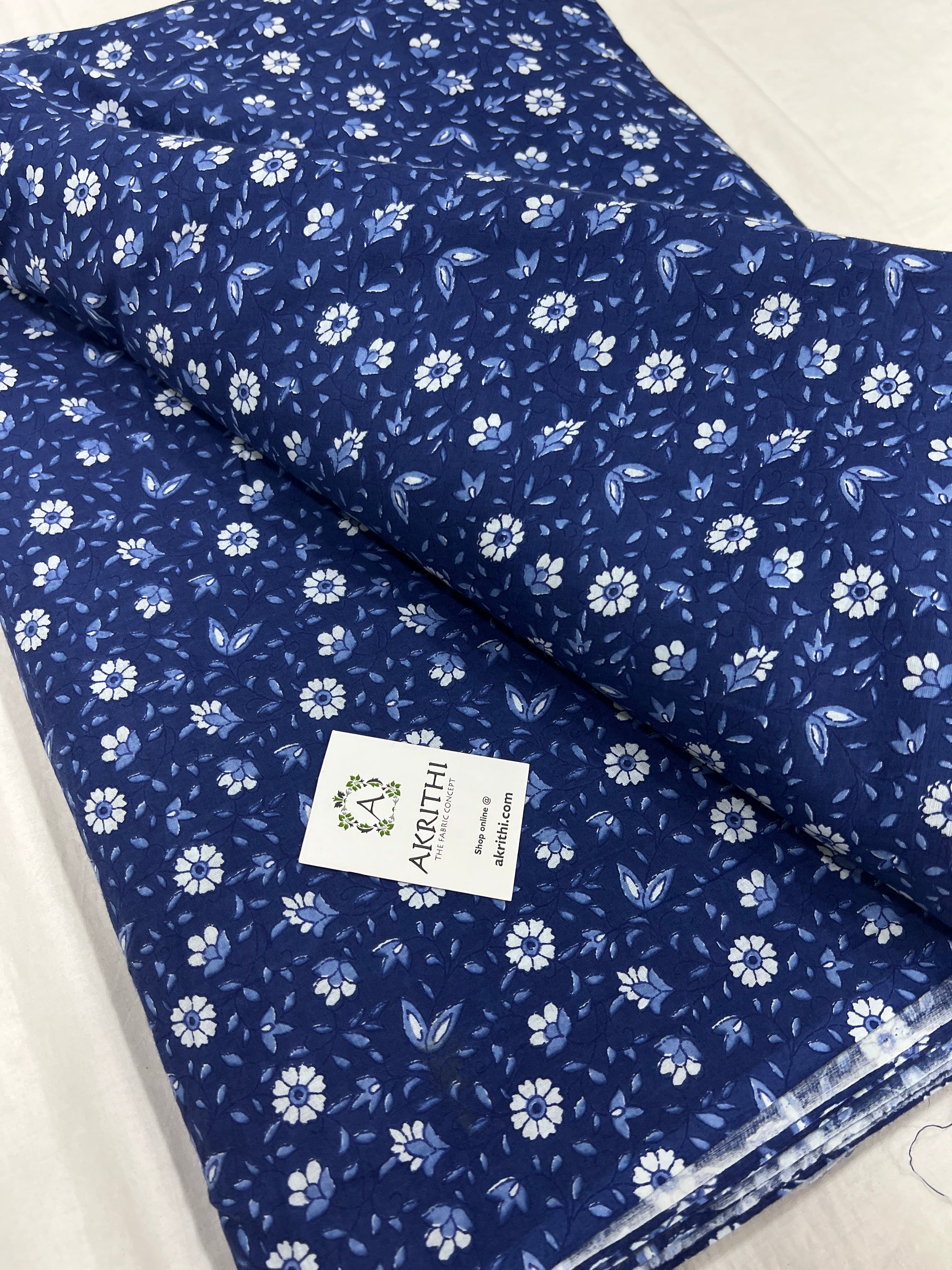 Printed pure cotton fabric 95 CM CUT