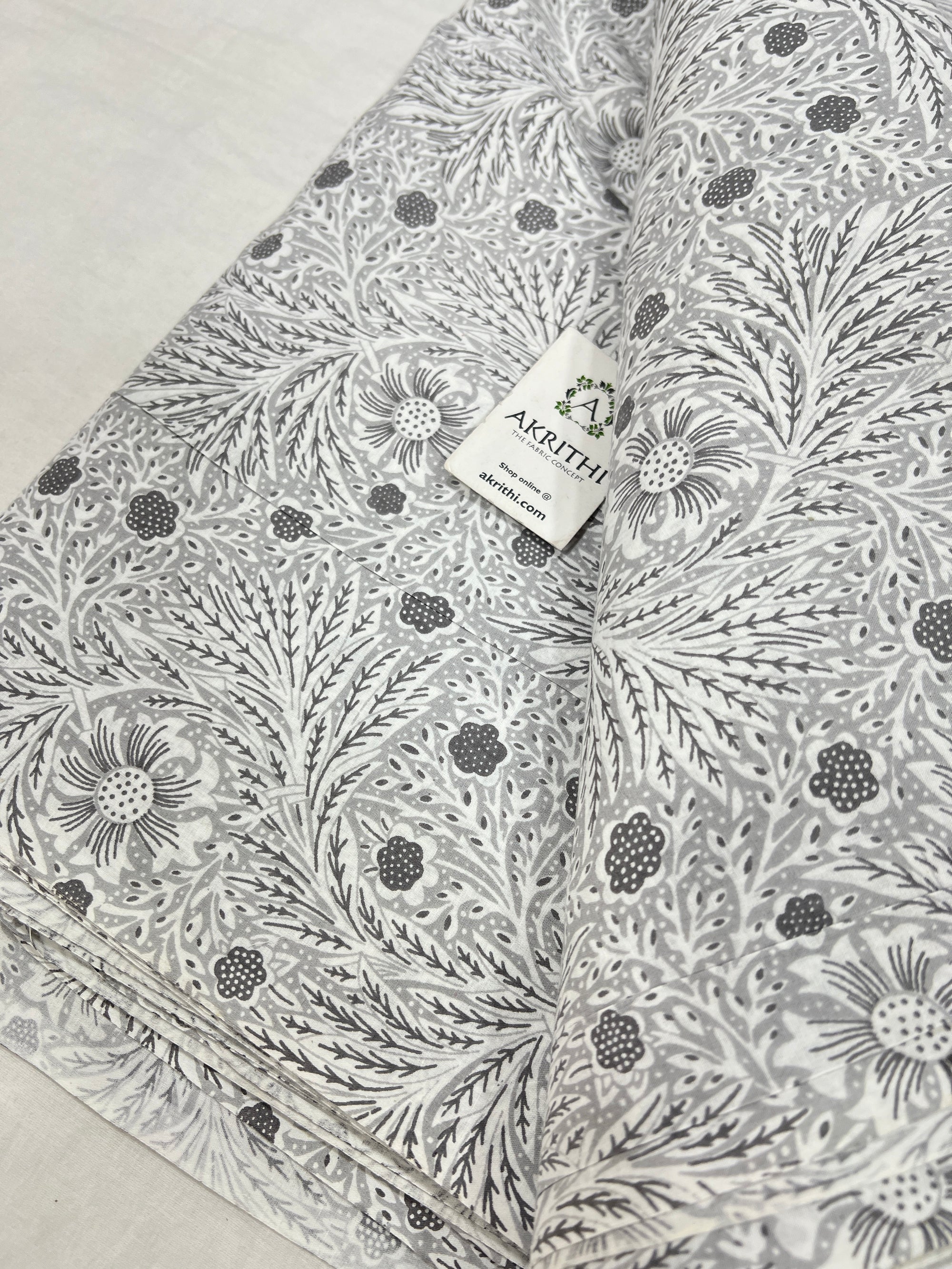 Printed pure cotton fabric
