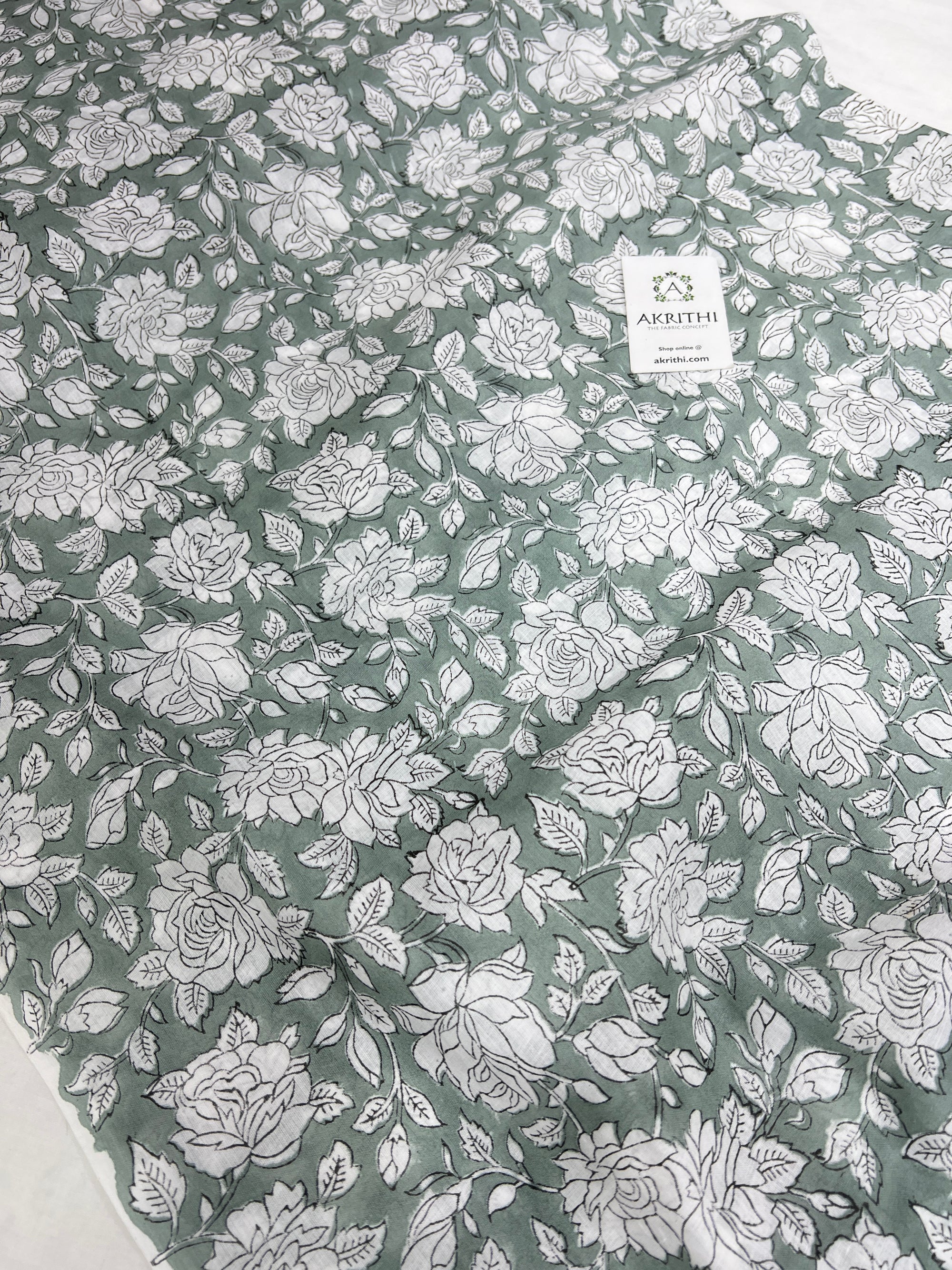 Printed pure mul cotton fabric