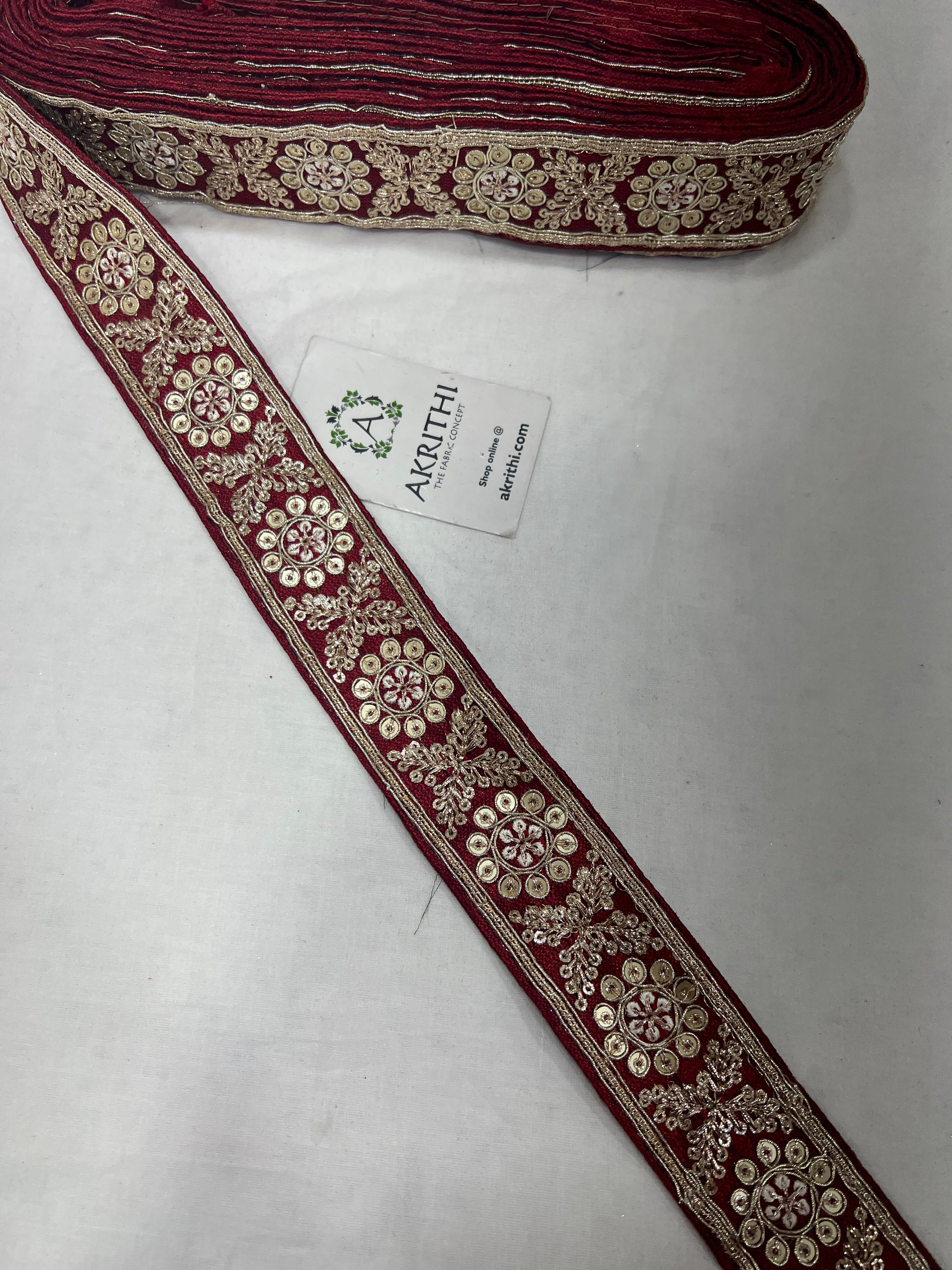 Embroidered lace 9 metres roll
