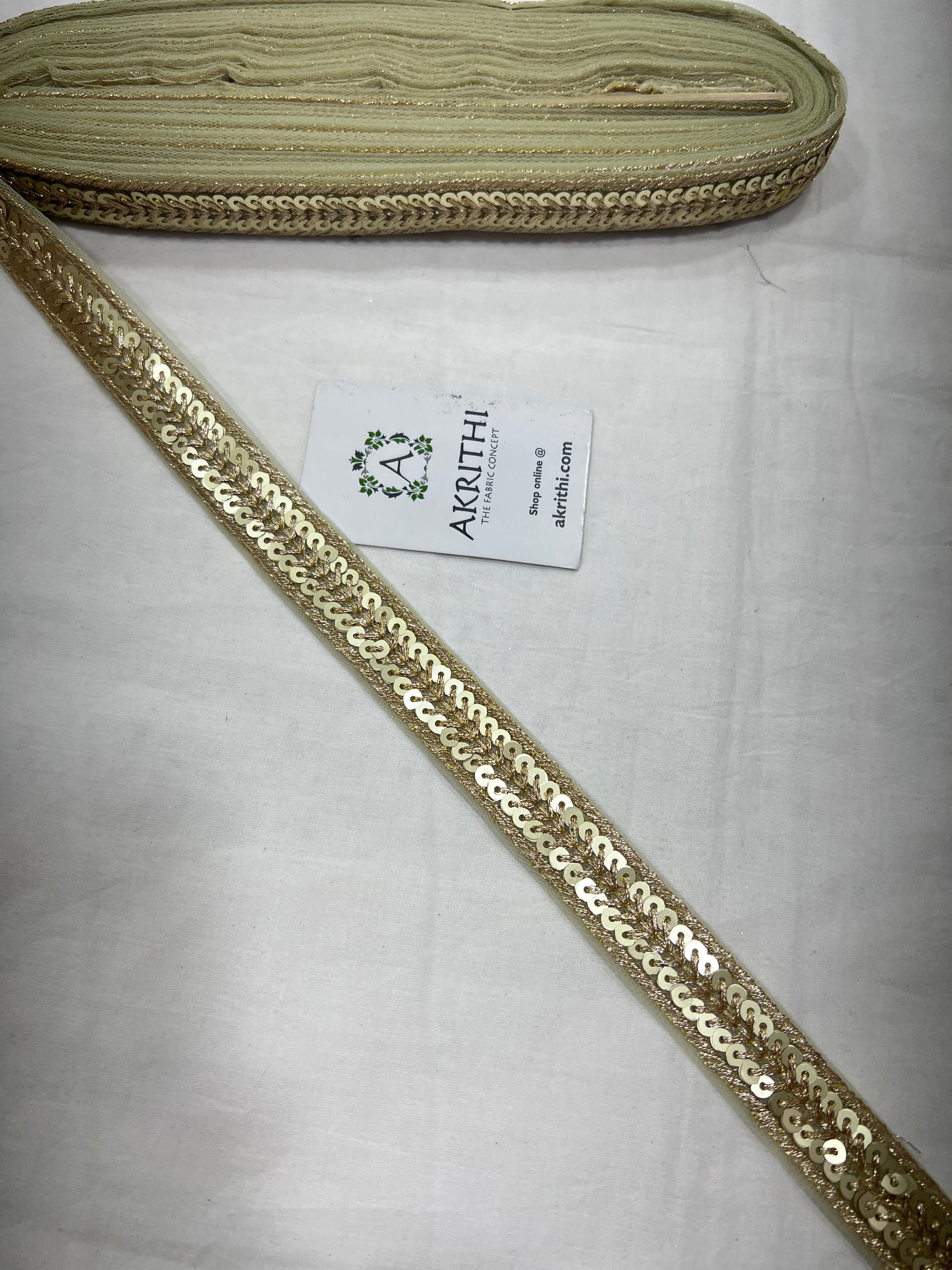 Embroidered lace 9 metres roll
