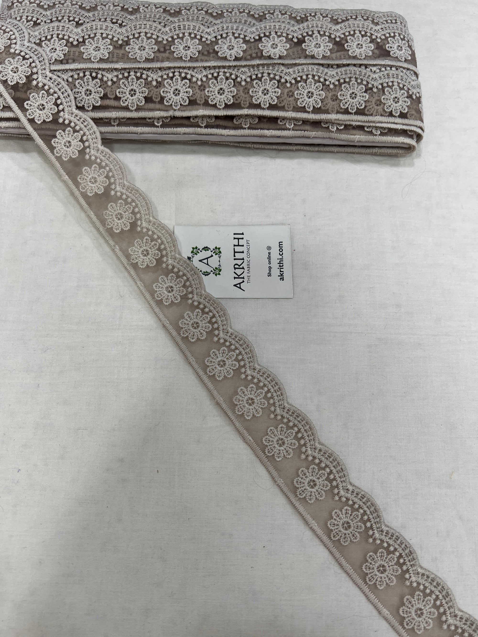 Lace per yard