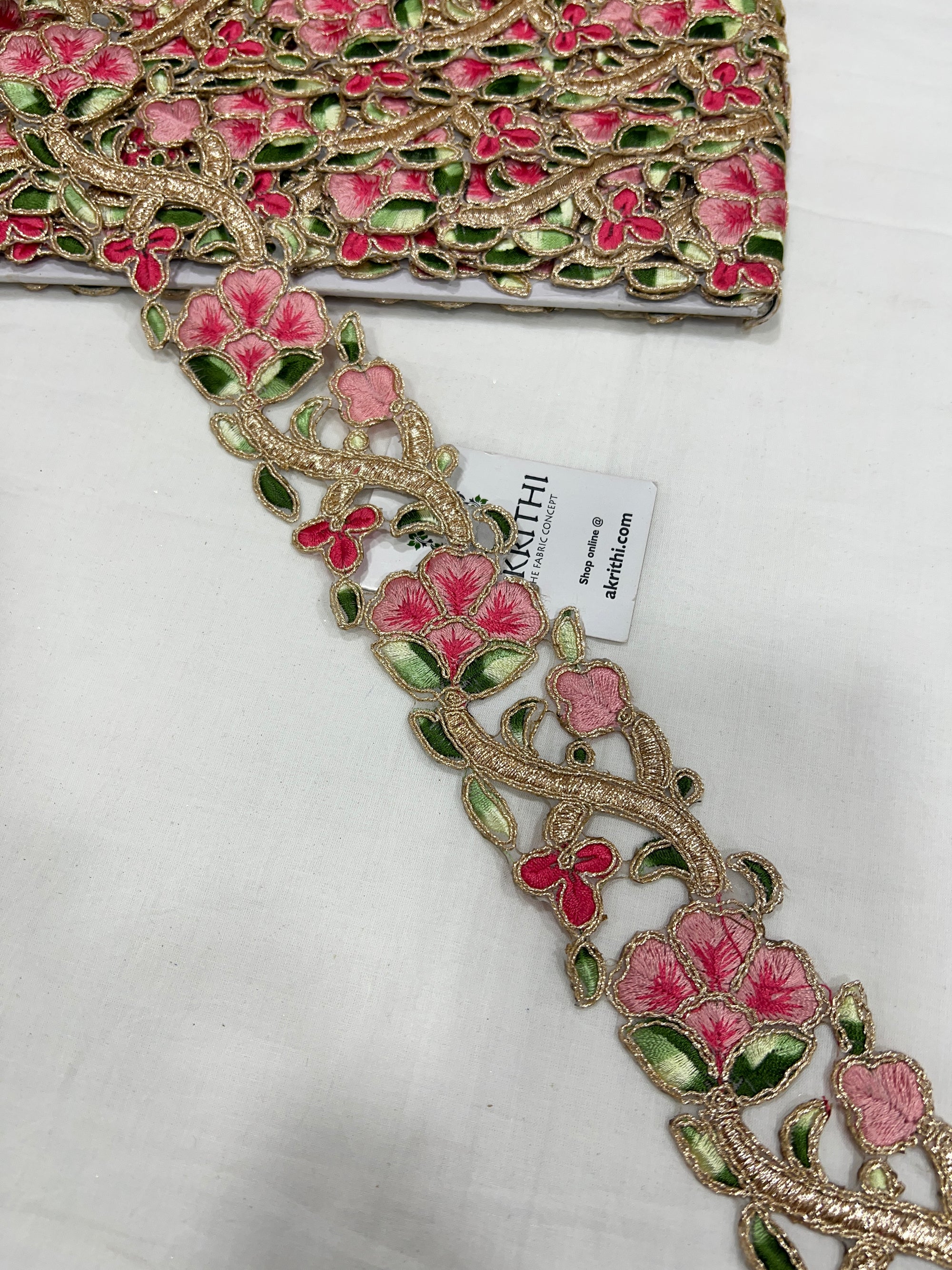 Embroidered lace 9 metres roll