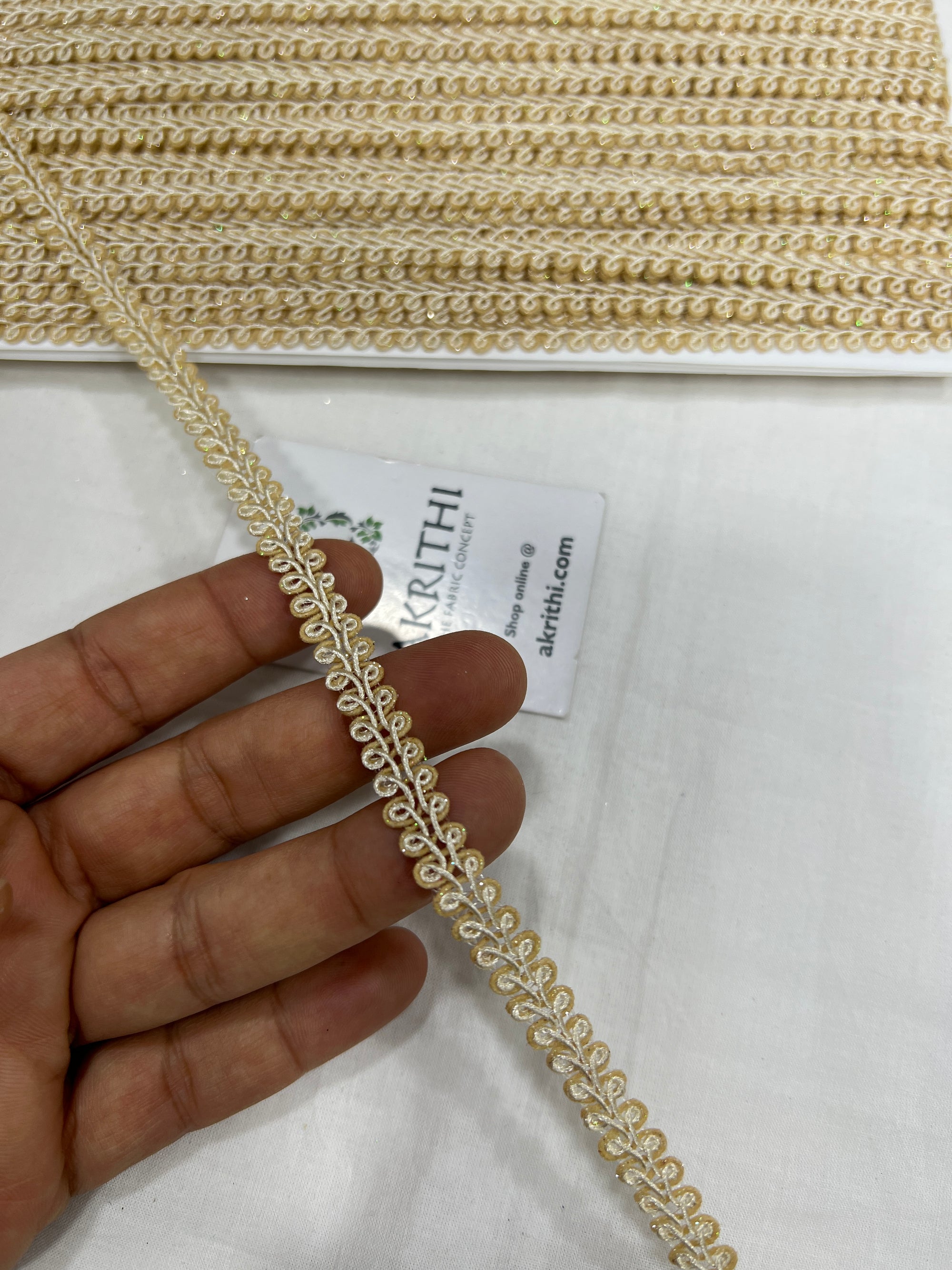 Embroidered lace 9 metres roll