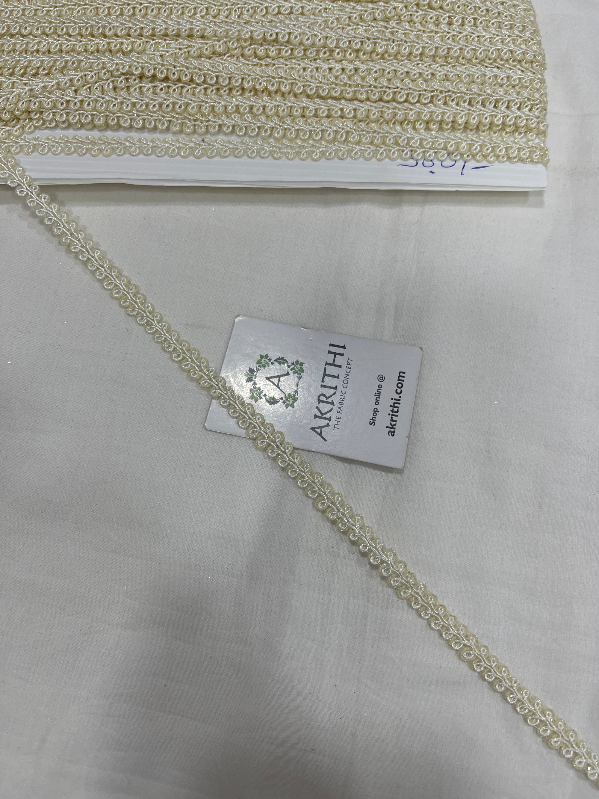 Embroidered lace 9 metres roll