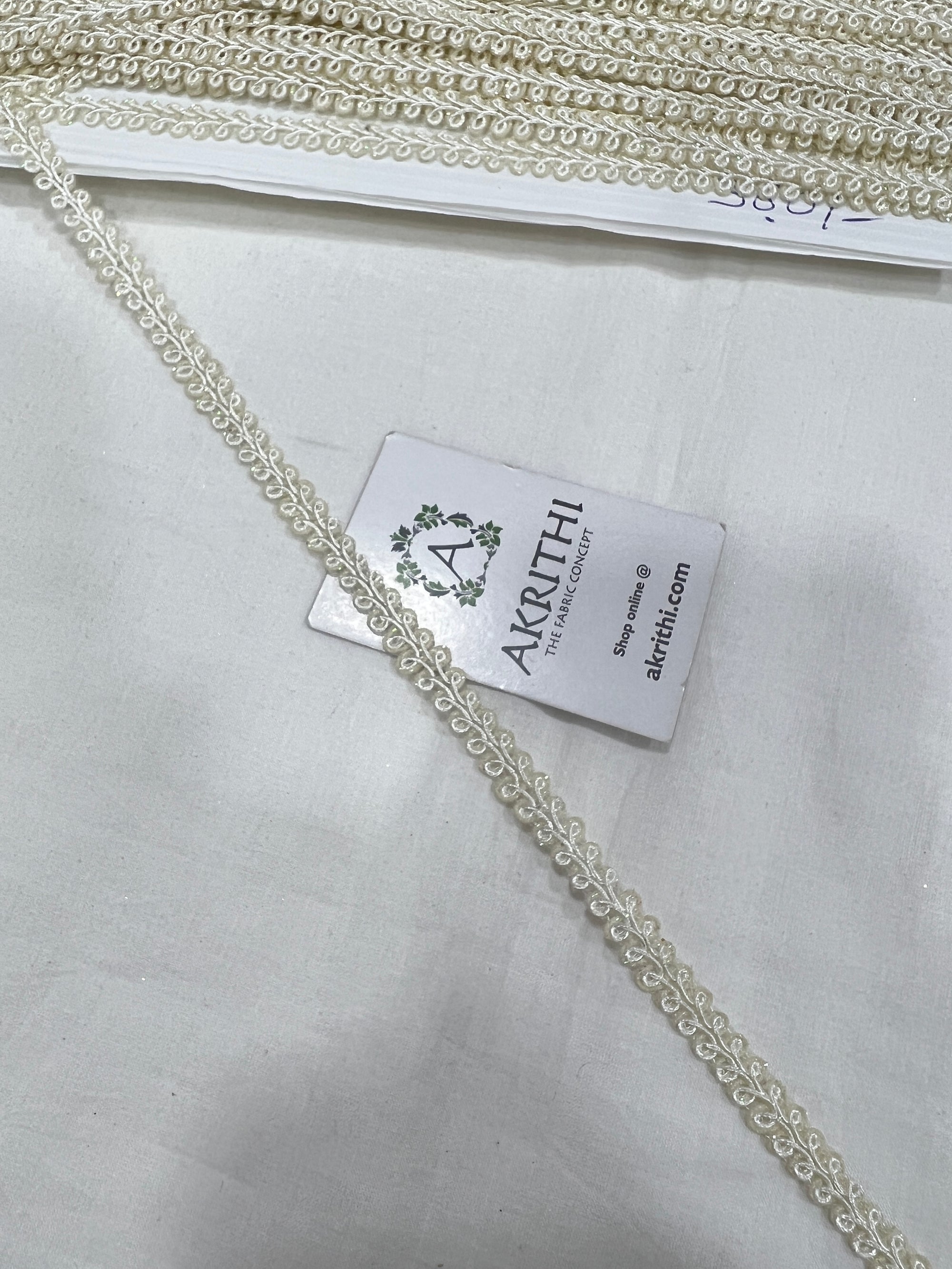 Embroidered lace 9 metres roll
