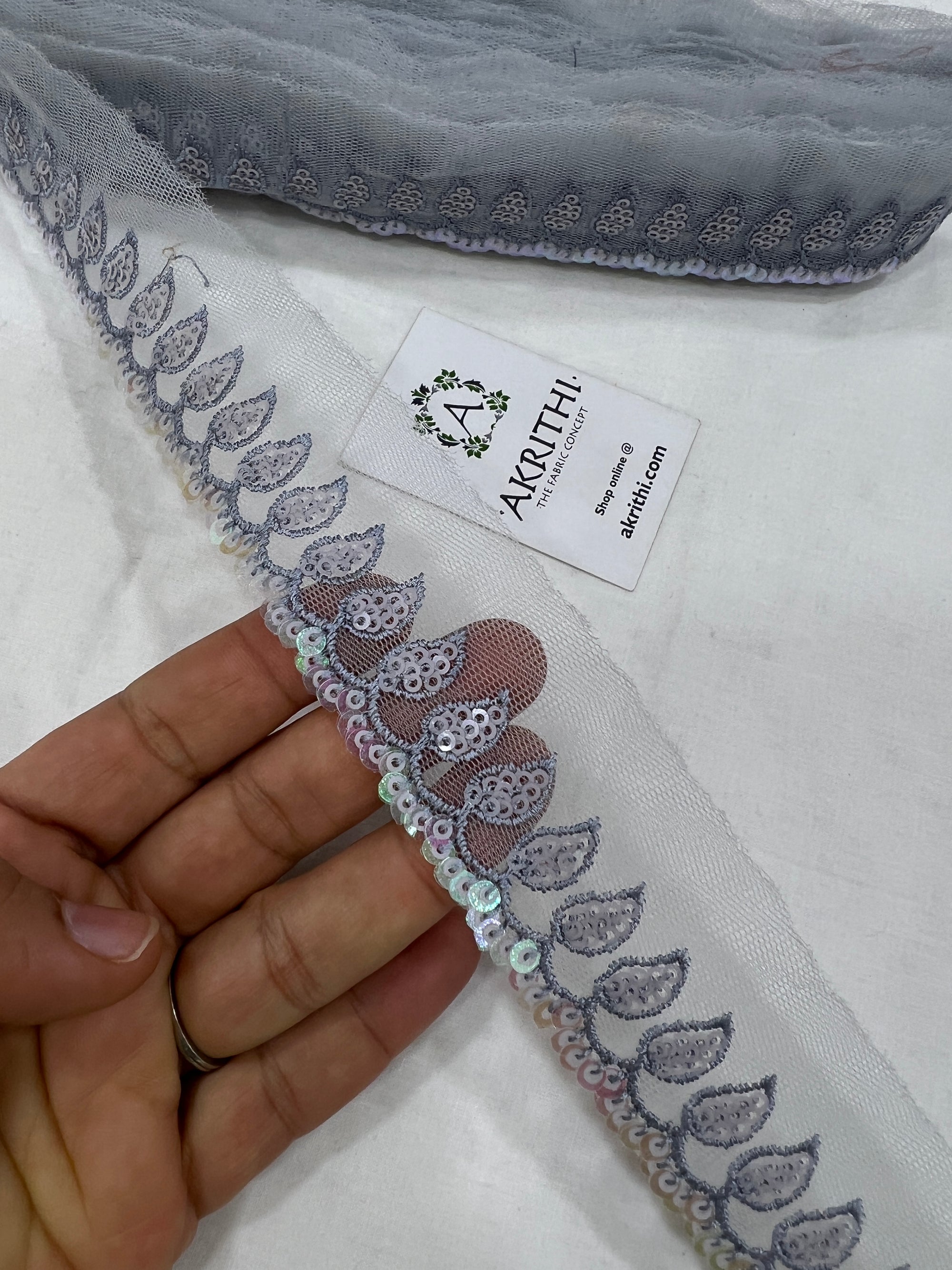 Embroidered lace 9 metres roll