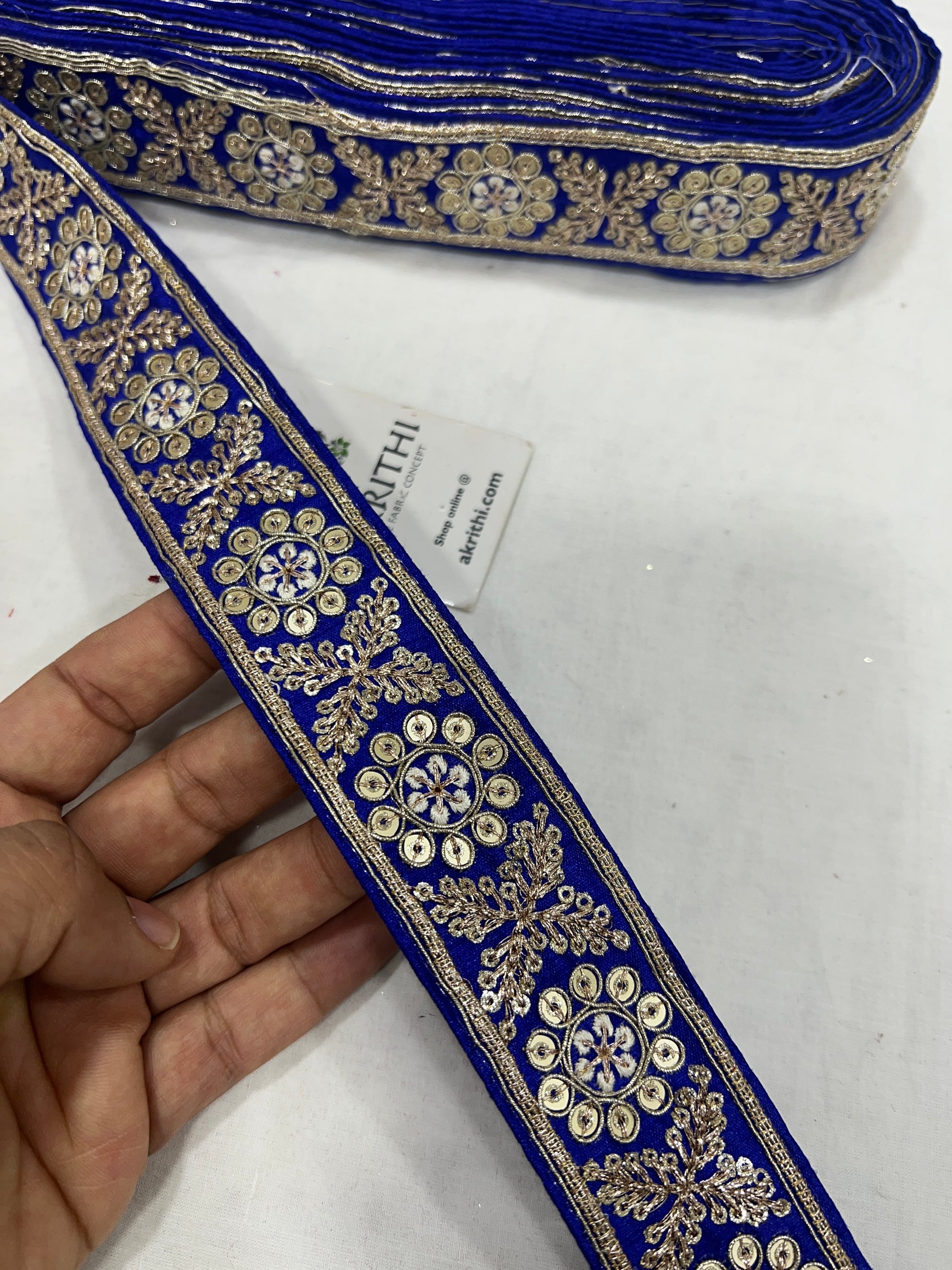 Embroidered lace 9 metres roll