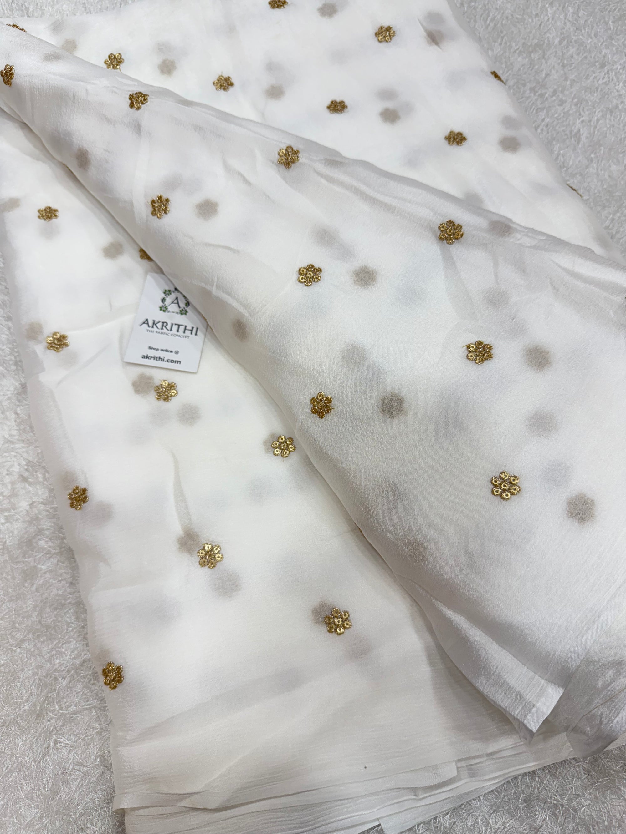 Dyeable butti chinon fabric