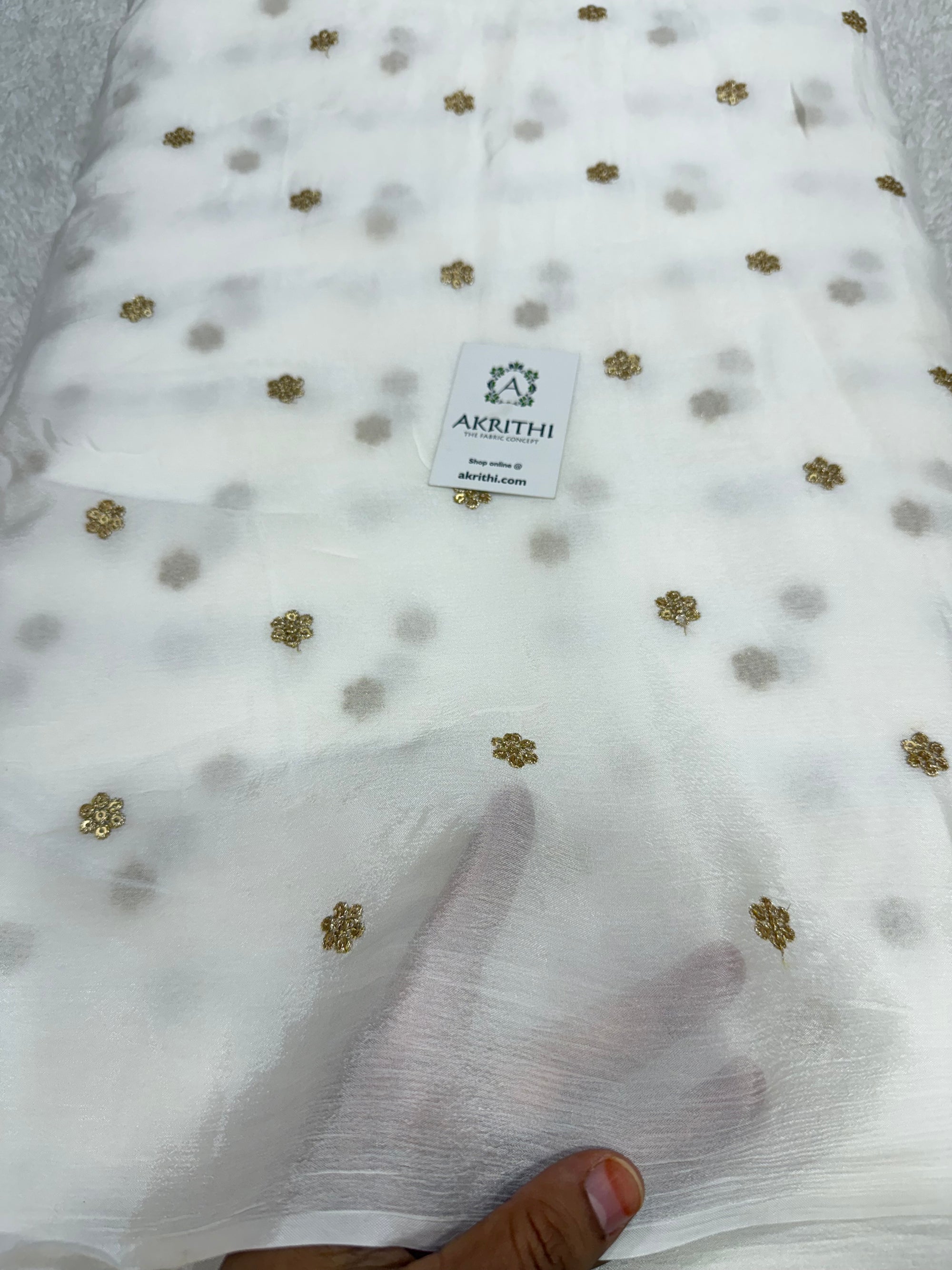 Dyeable butti chinon fabric