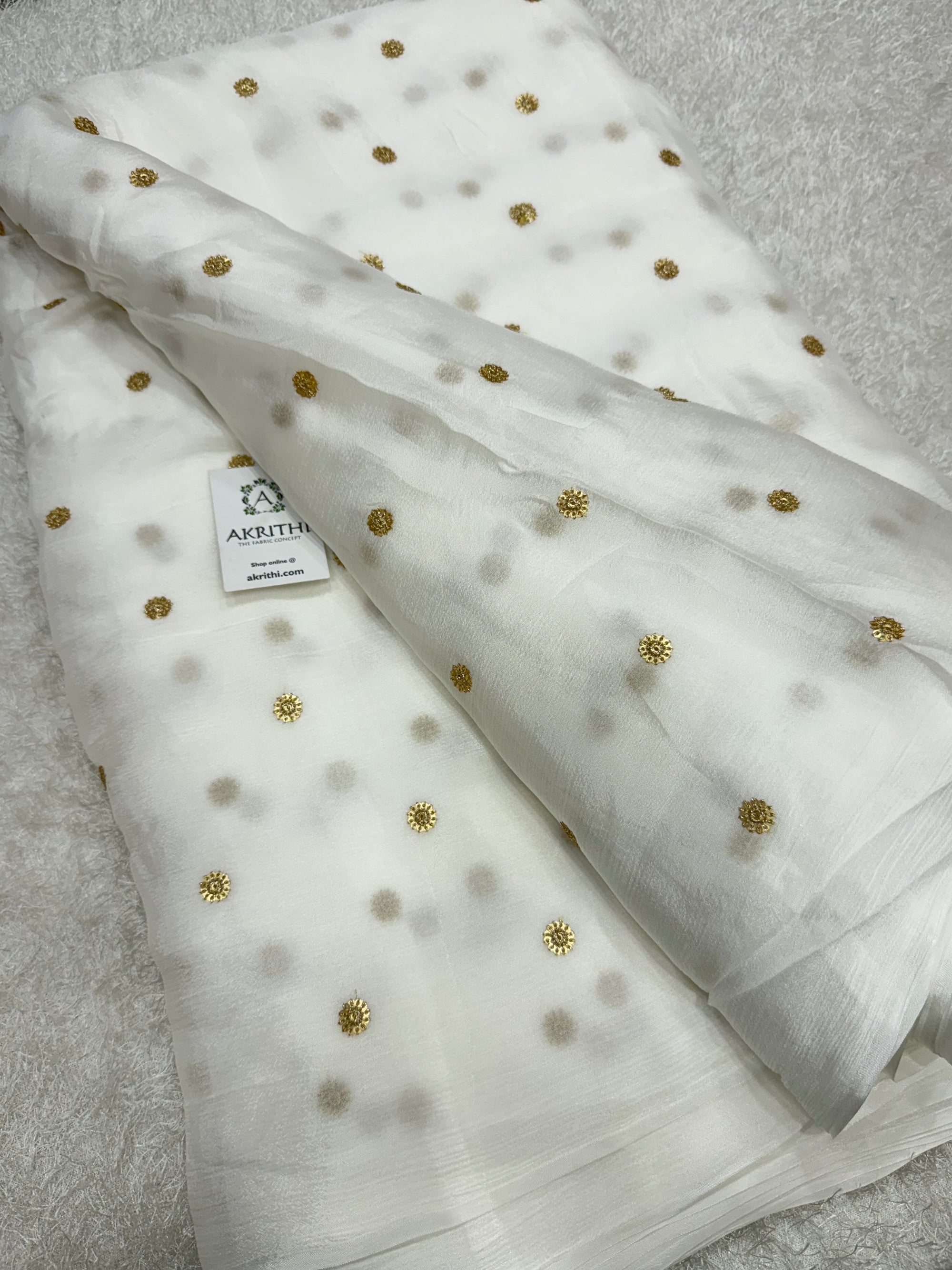 Dyeable butti chinon fabric