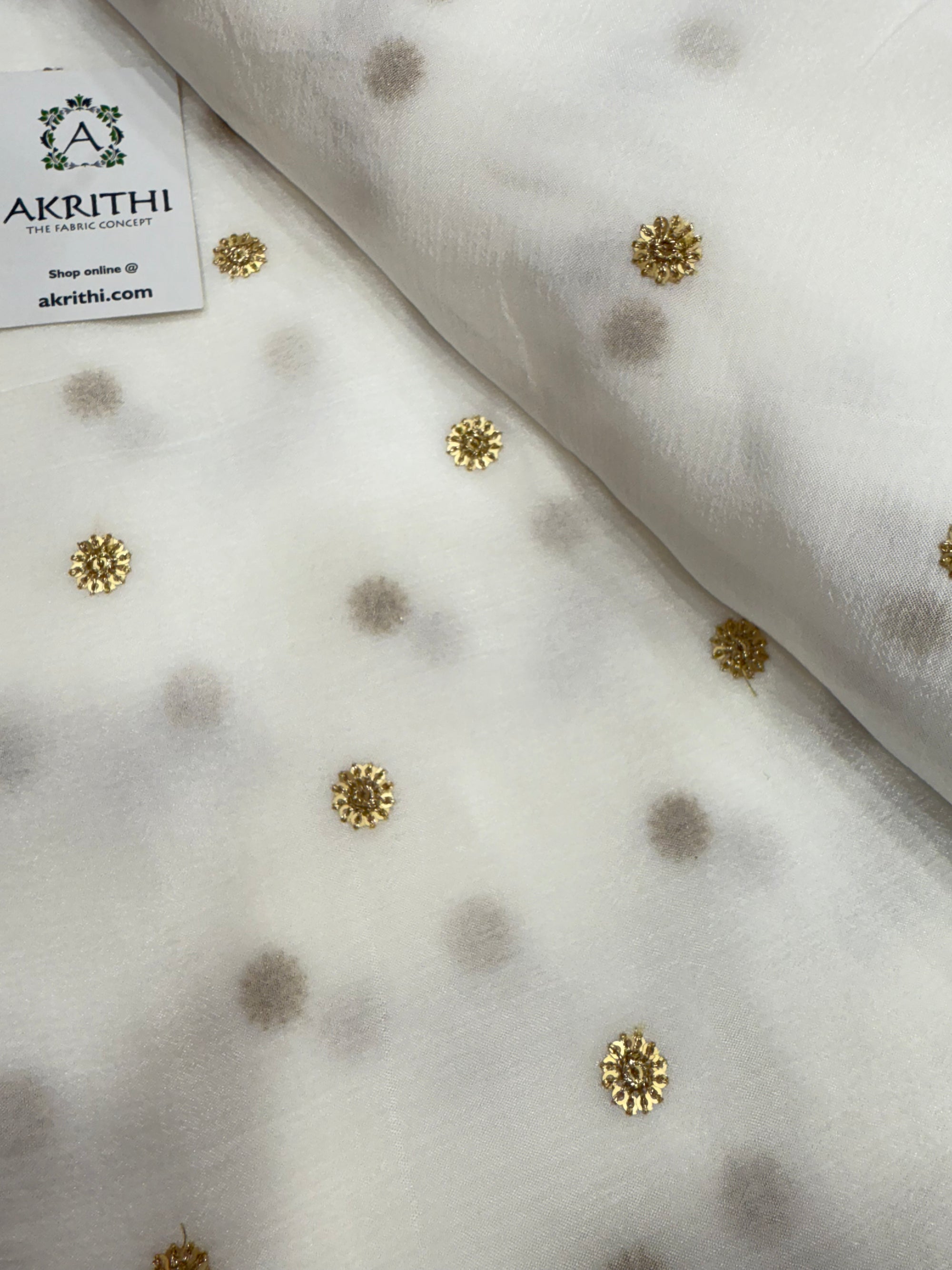 Dyeable butti chinon fabric