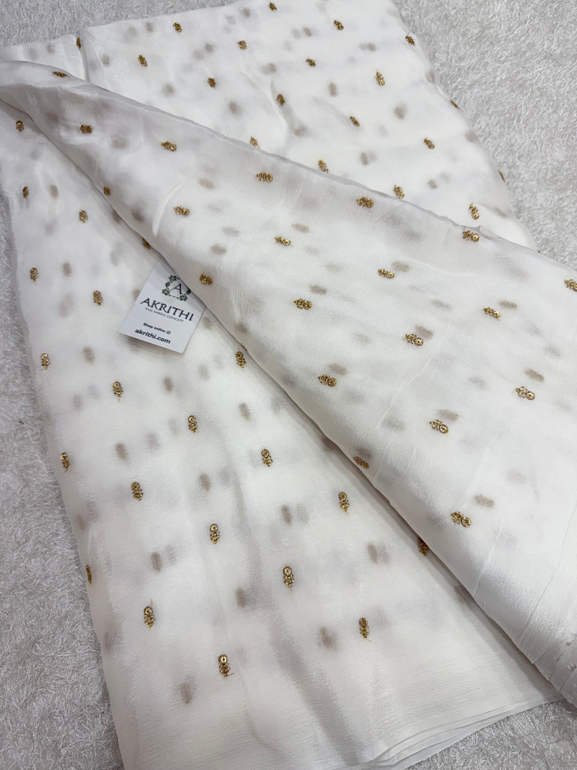 Dyeable butti chinon fabric