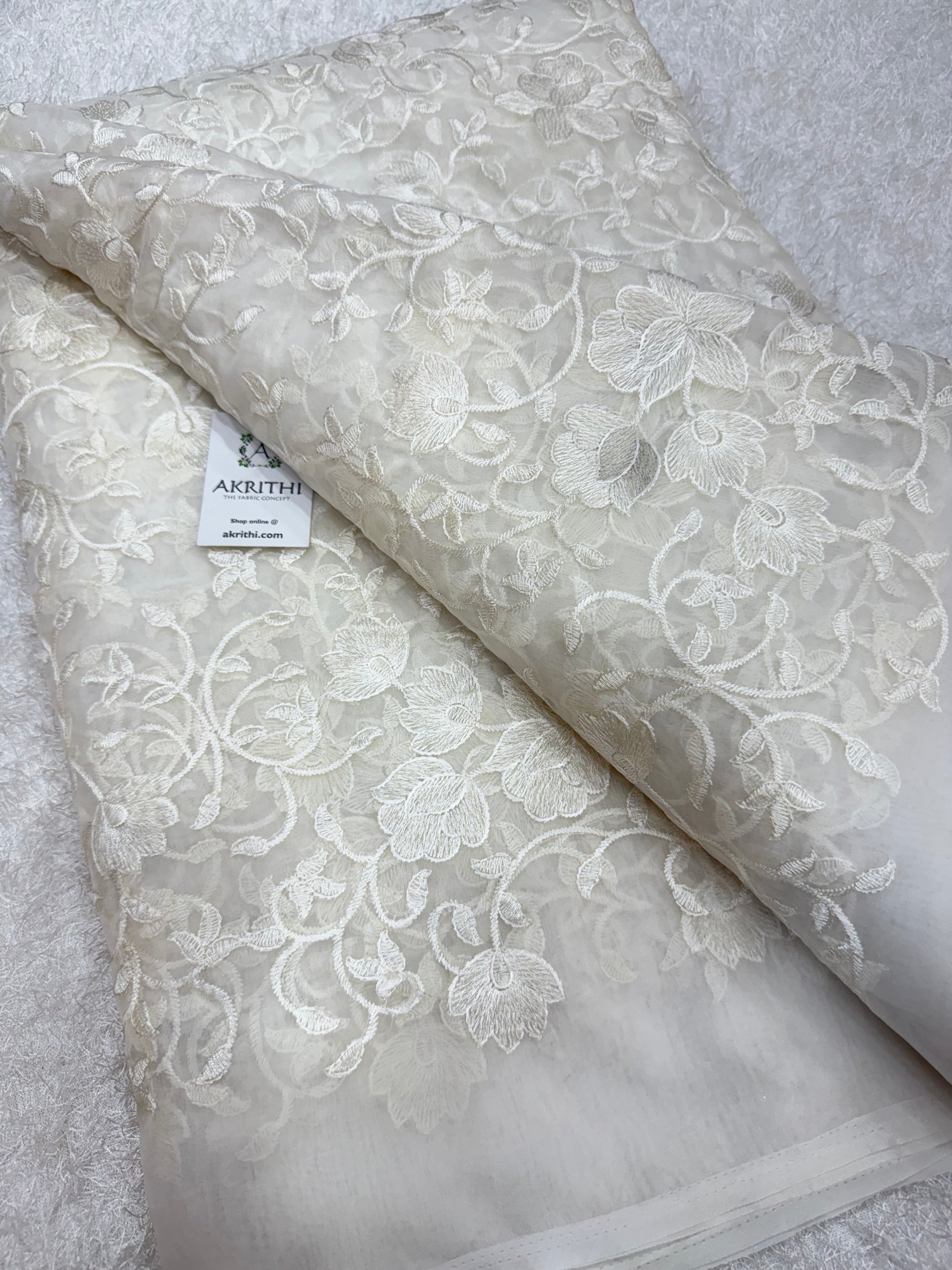Dyeable embroidered organza fabric