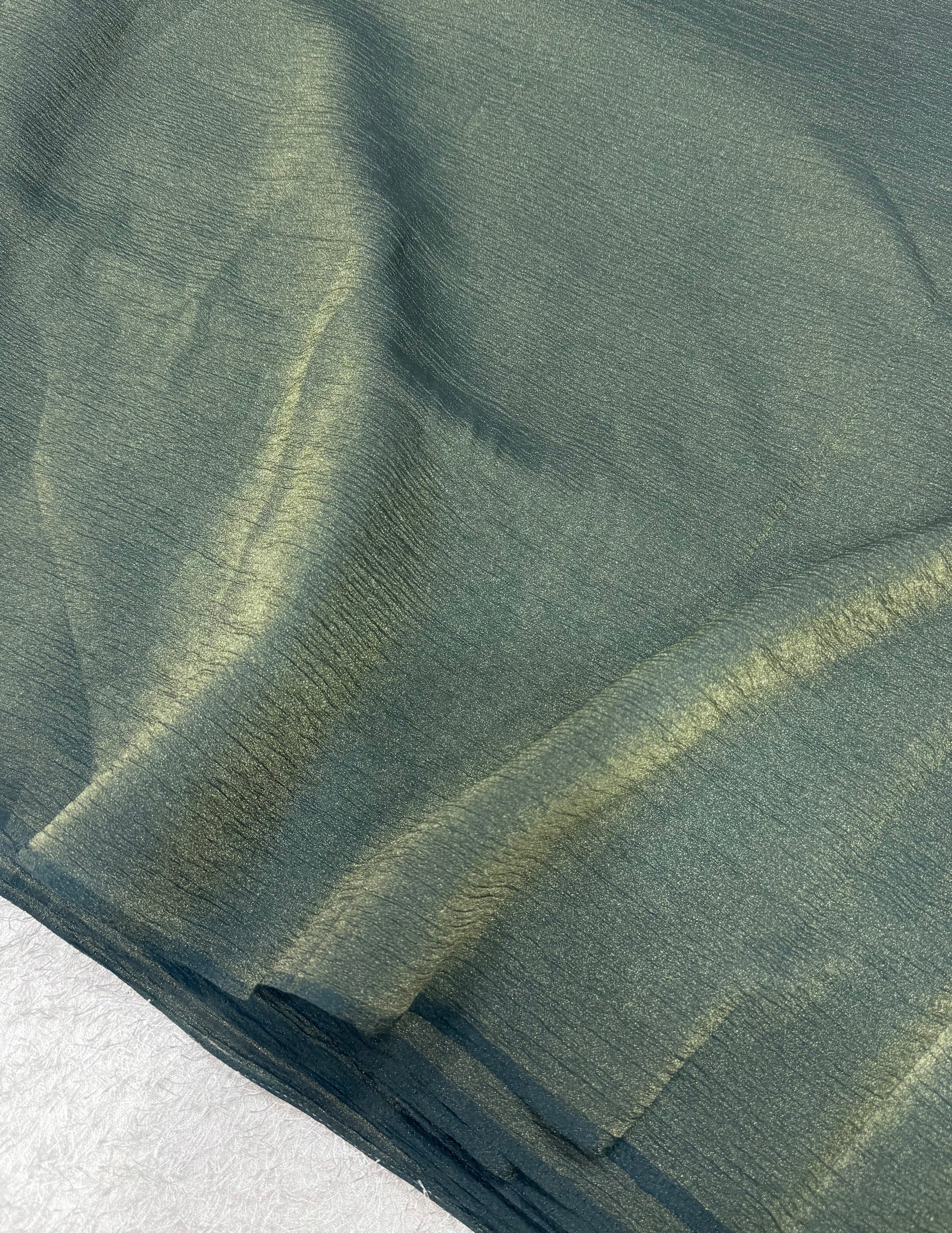 Crushed tissue fabric