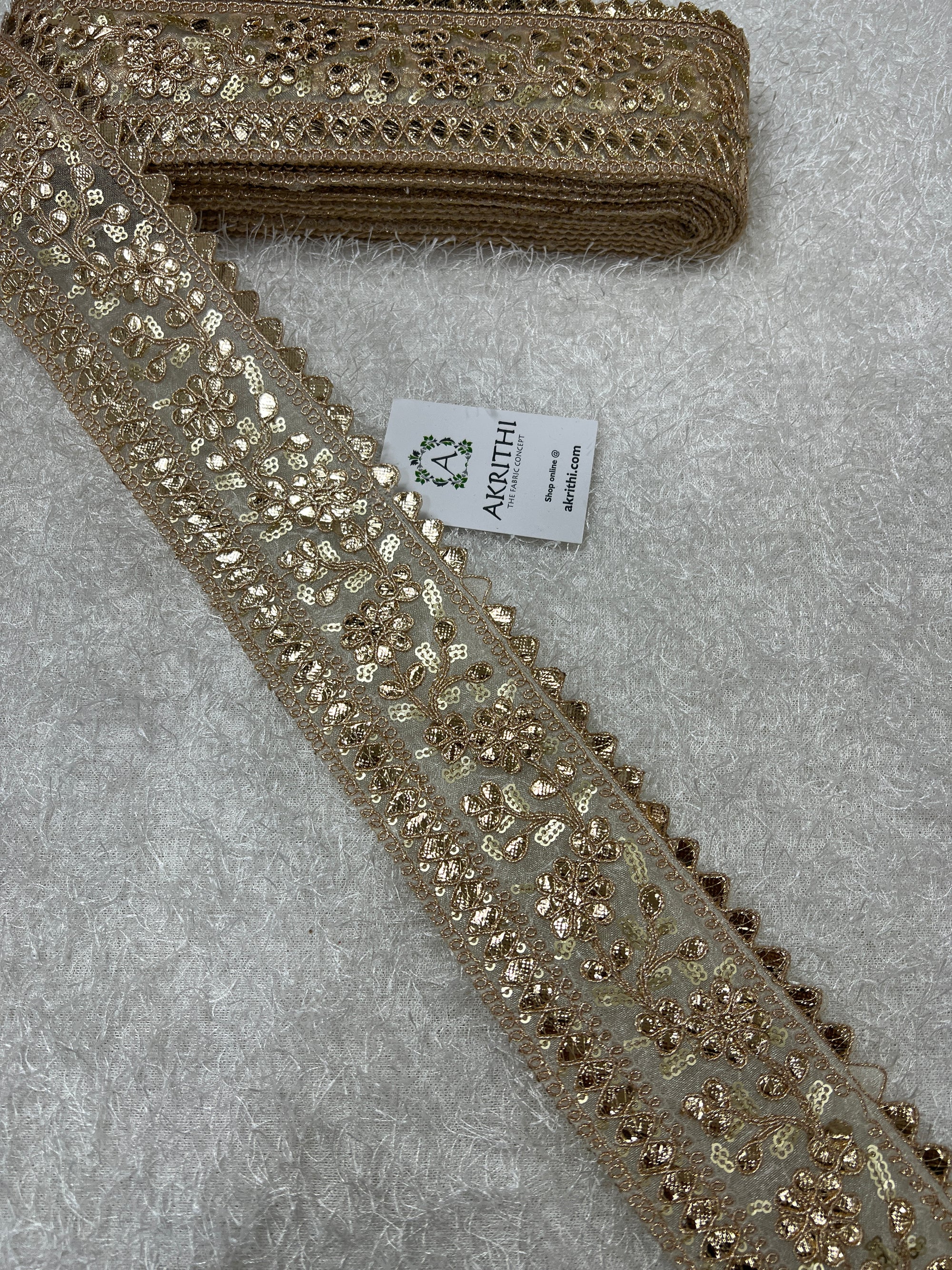 Embroidered lace 9 metres roll