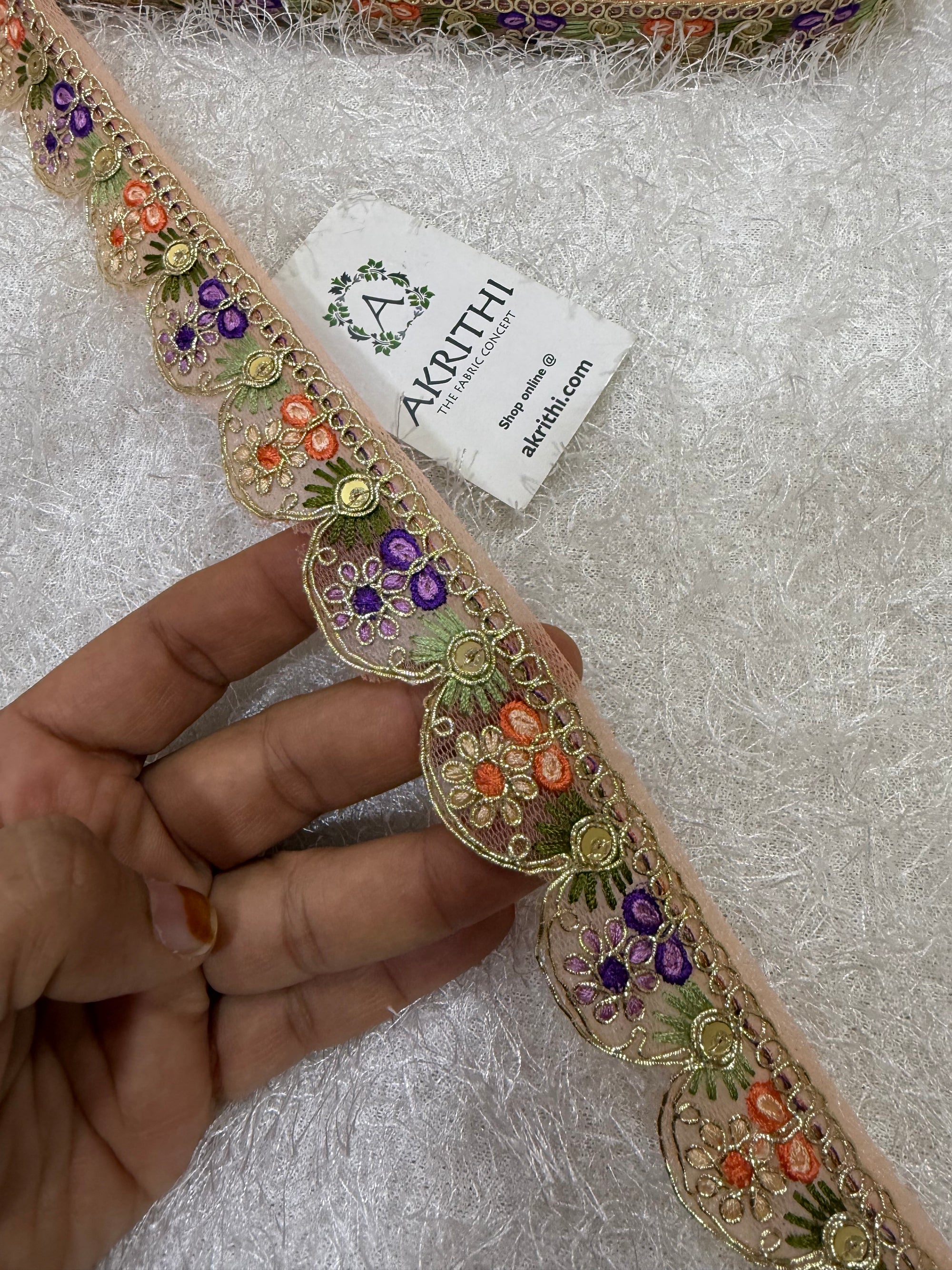 Embroidered lace 9 metres roll