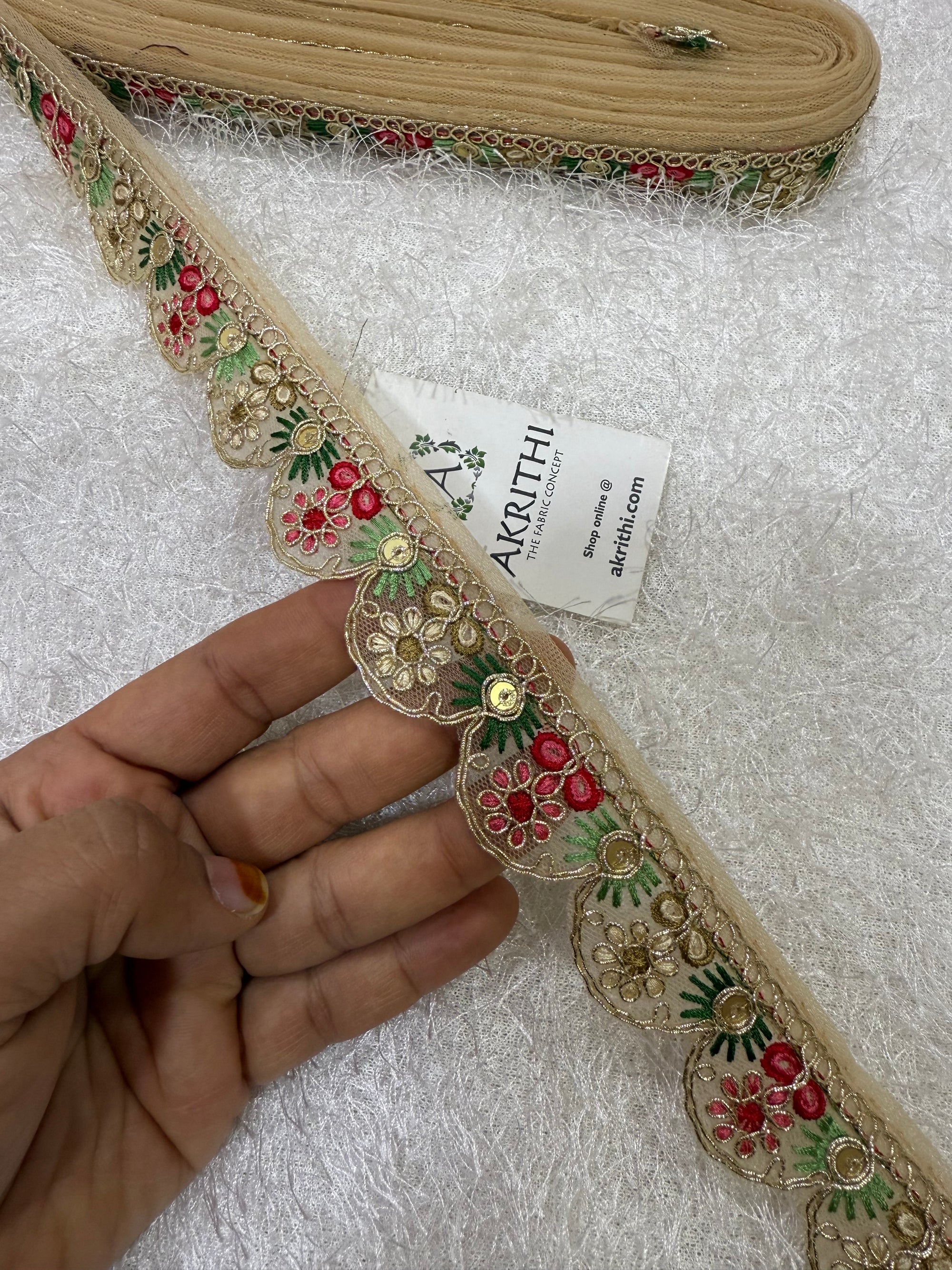 Embroidered lace 9 metres roll