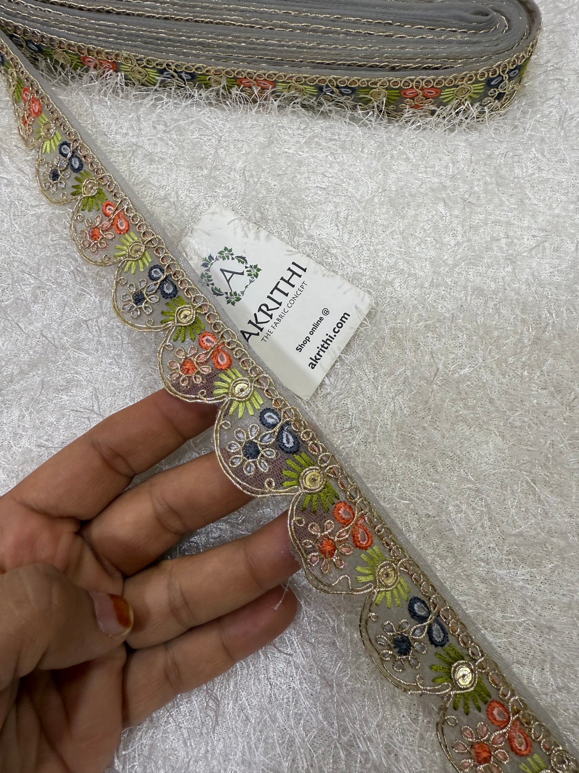 Embroidered lace 9 metres roll