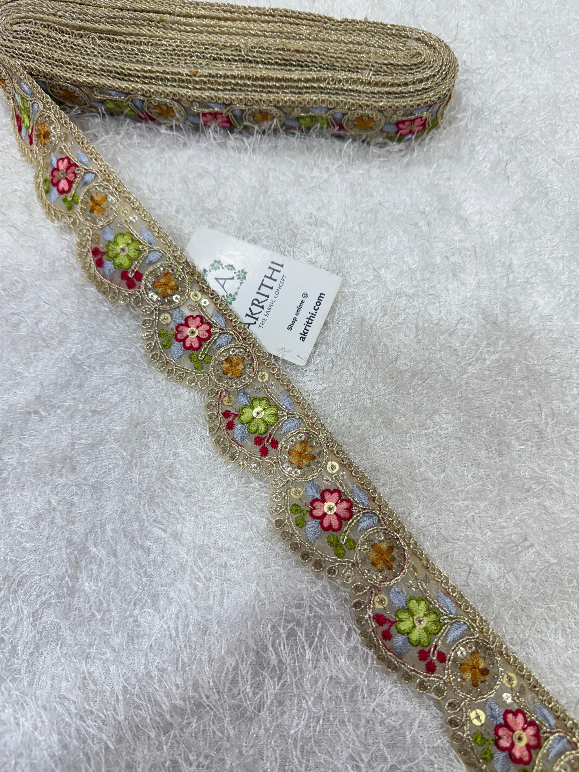 Embroidered lace 9 metres roll