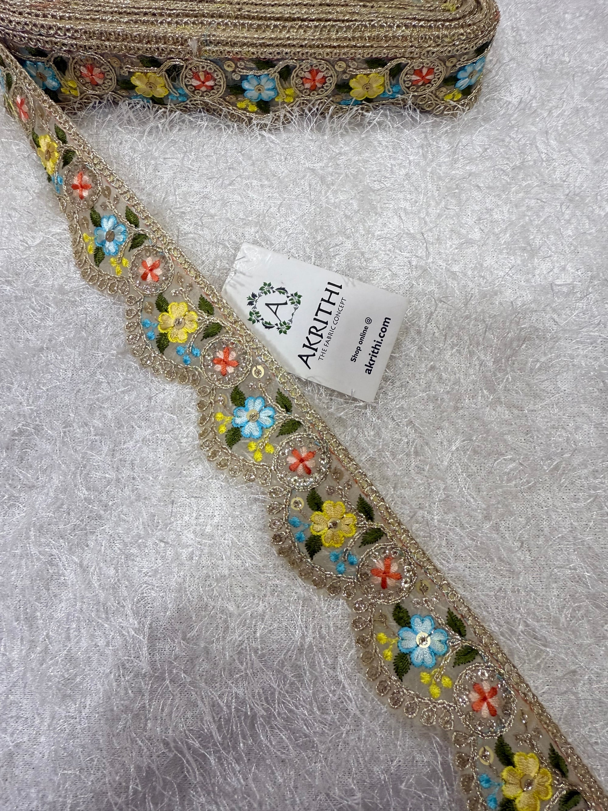 Embroidered lace 9 metres roll