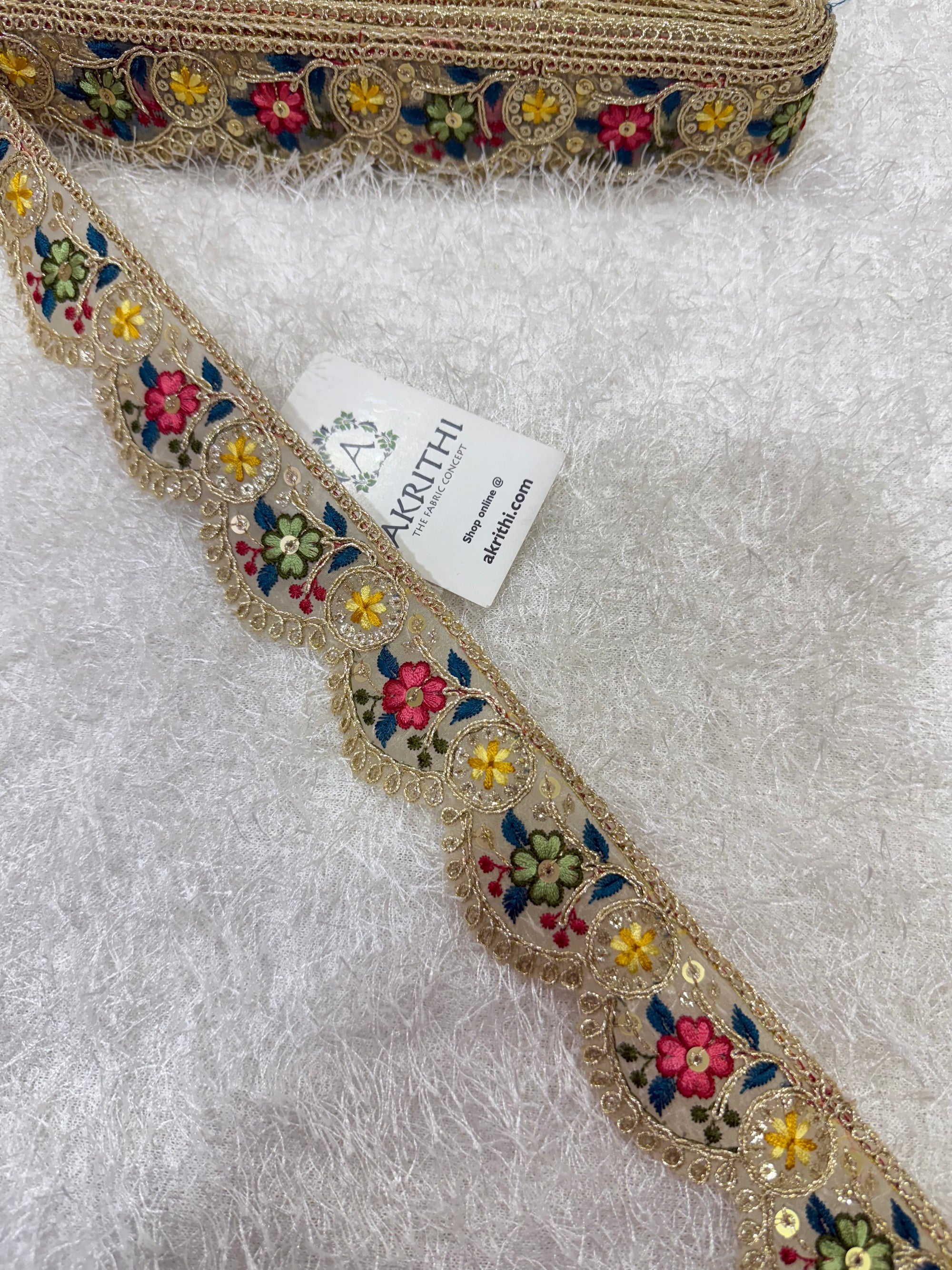 Embroidered lace 9 metres roll