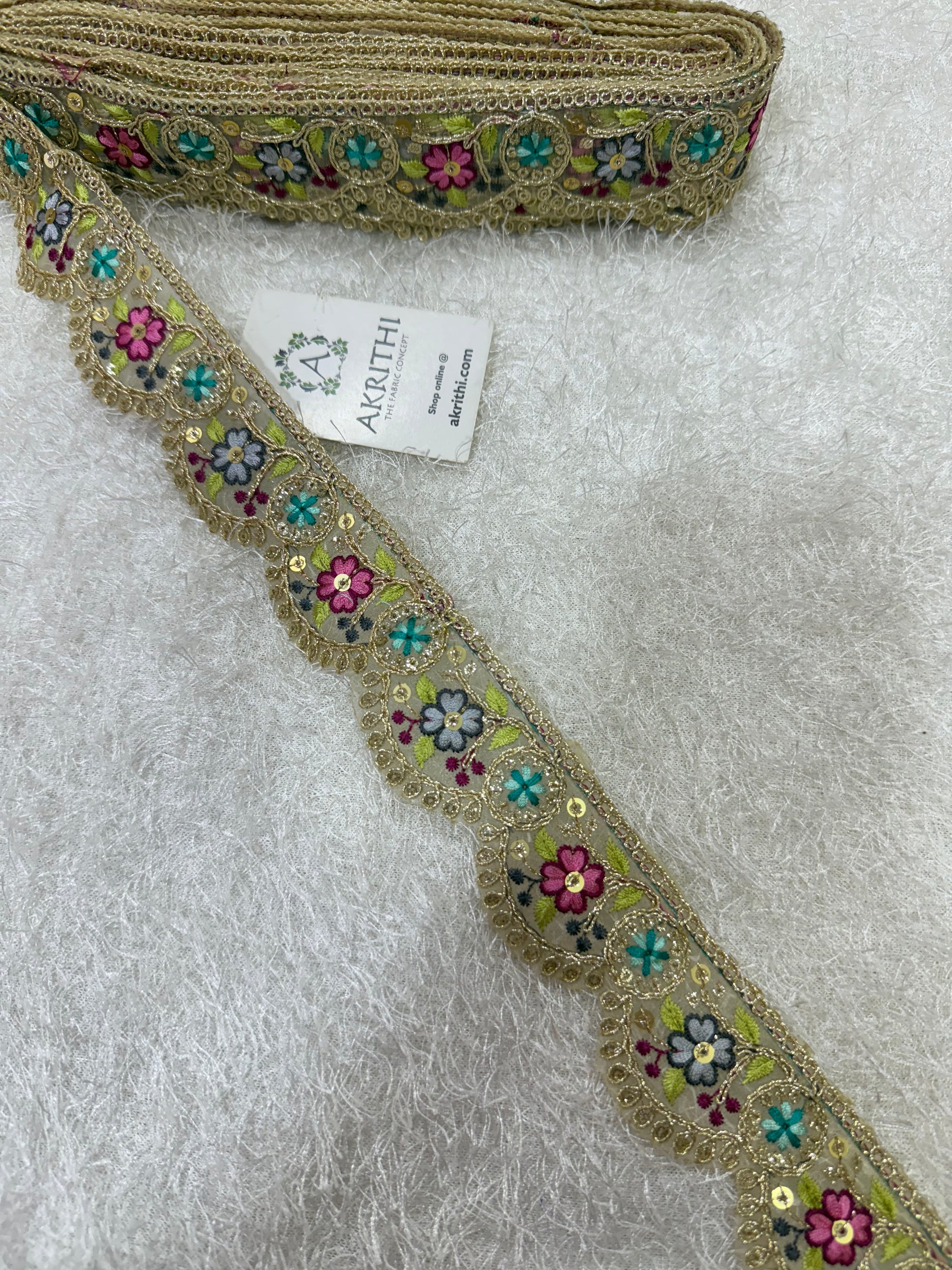 Embroidered lace 9 metres roll