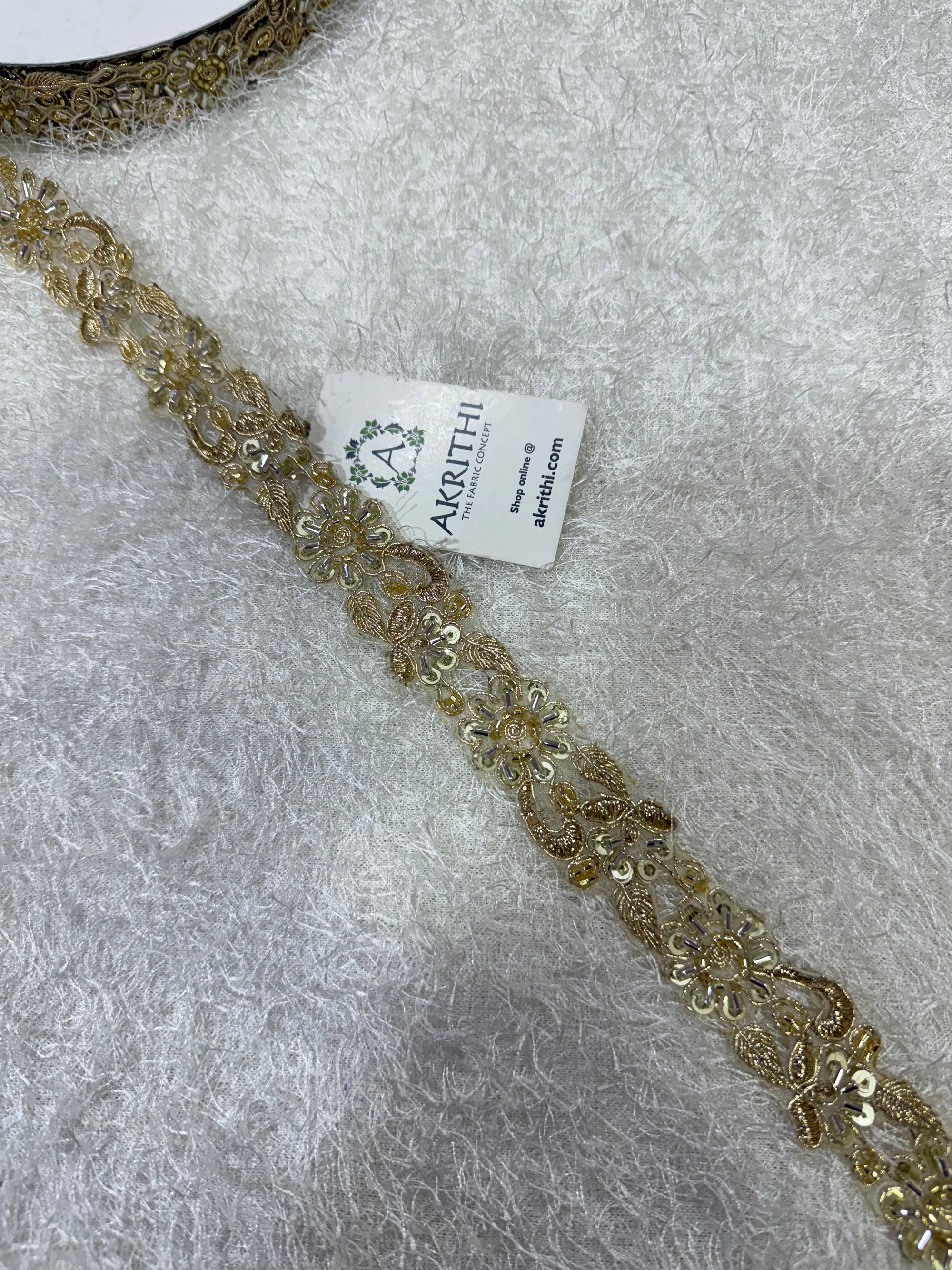 Embroidered lace 9 metres roll