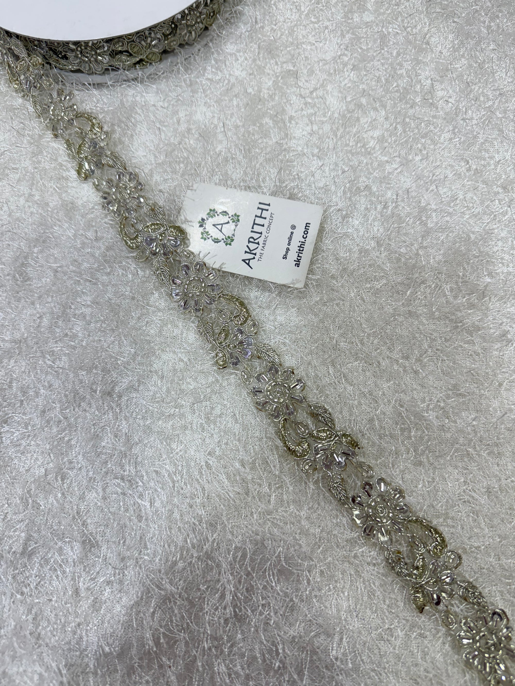 Embroidered lace 9 metres roll