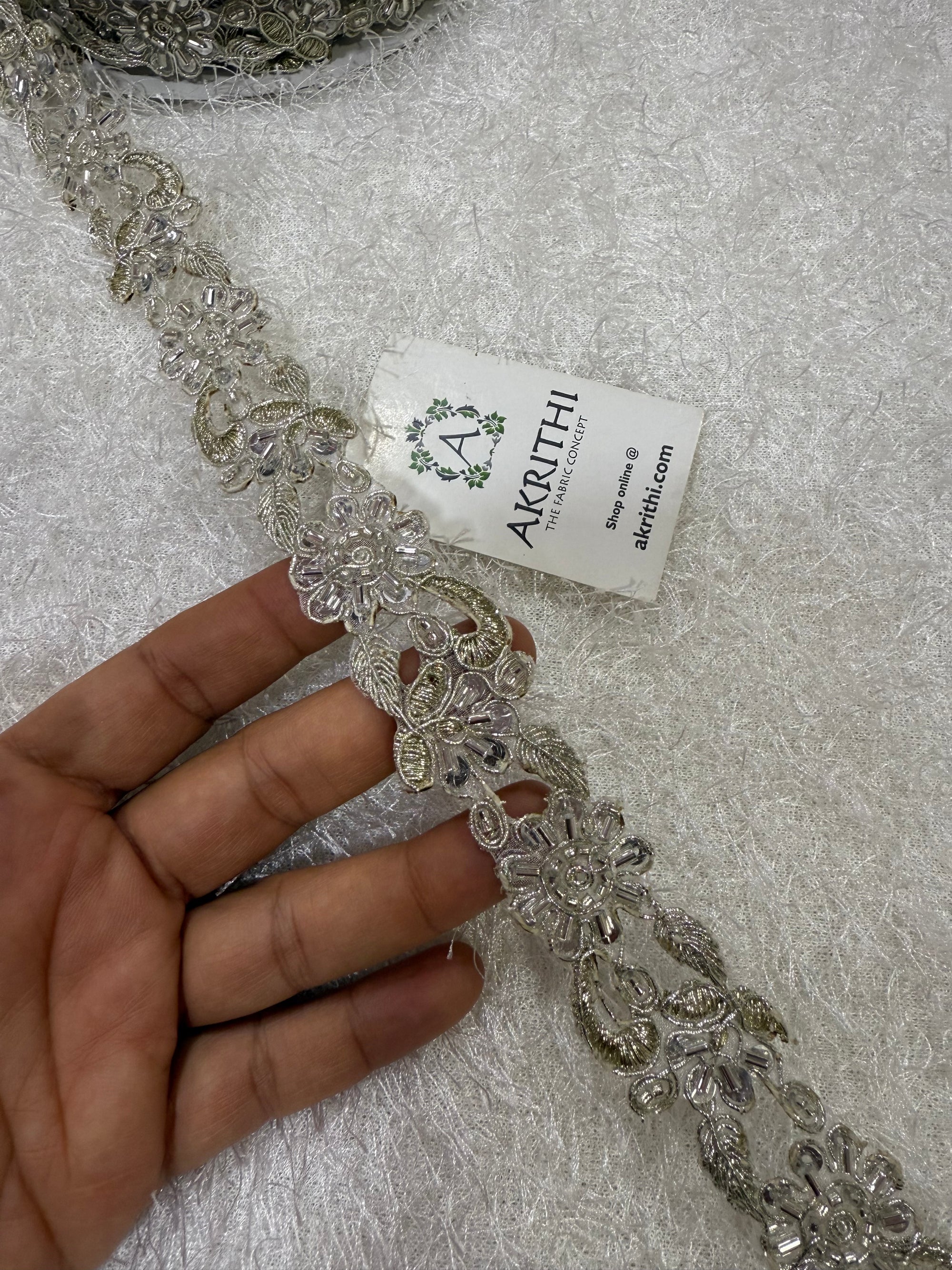 Embroidered lace 9 metres roll